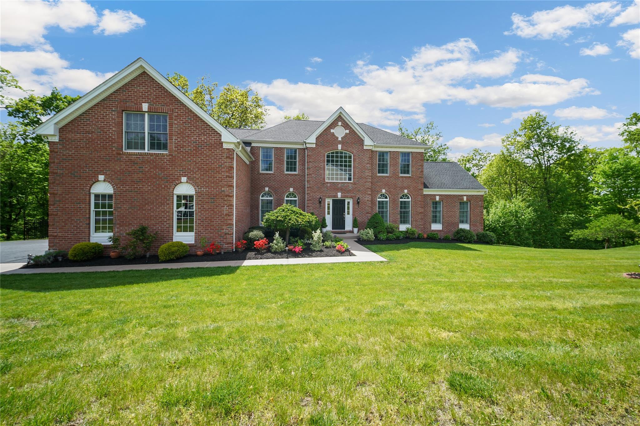 27 Sommerset Road, Poughkeepsie, NY 12603