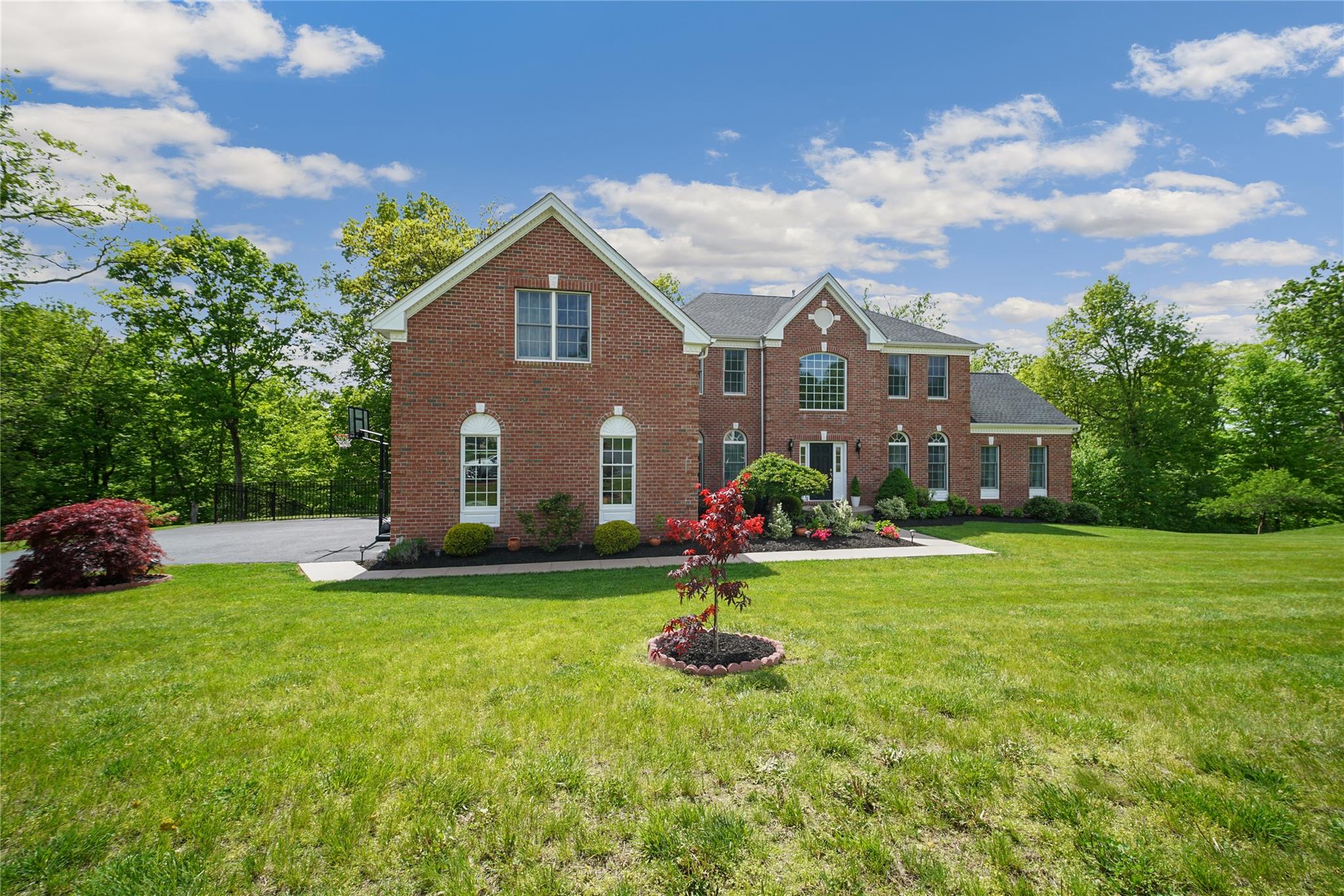 27 Sommerset Road, Poughkeepsie, NY 12603