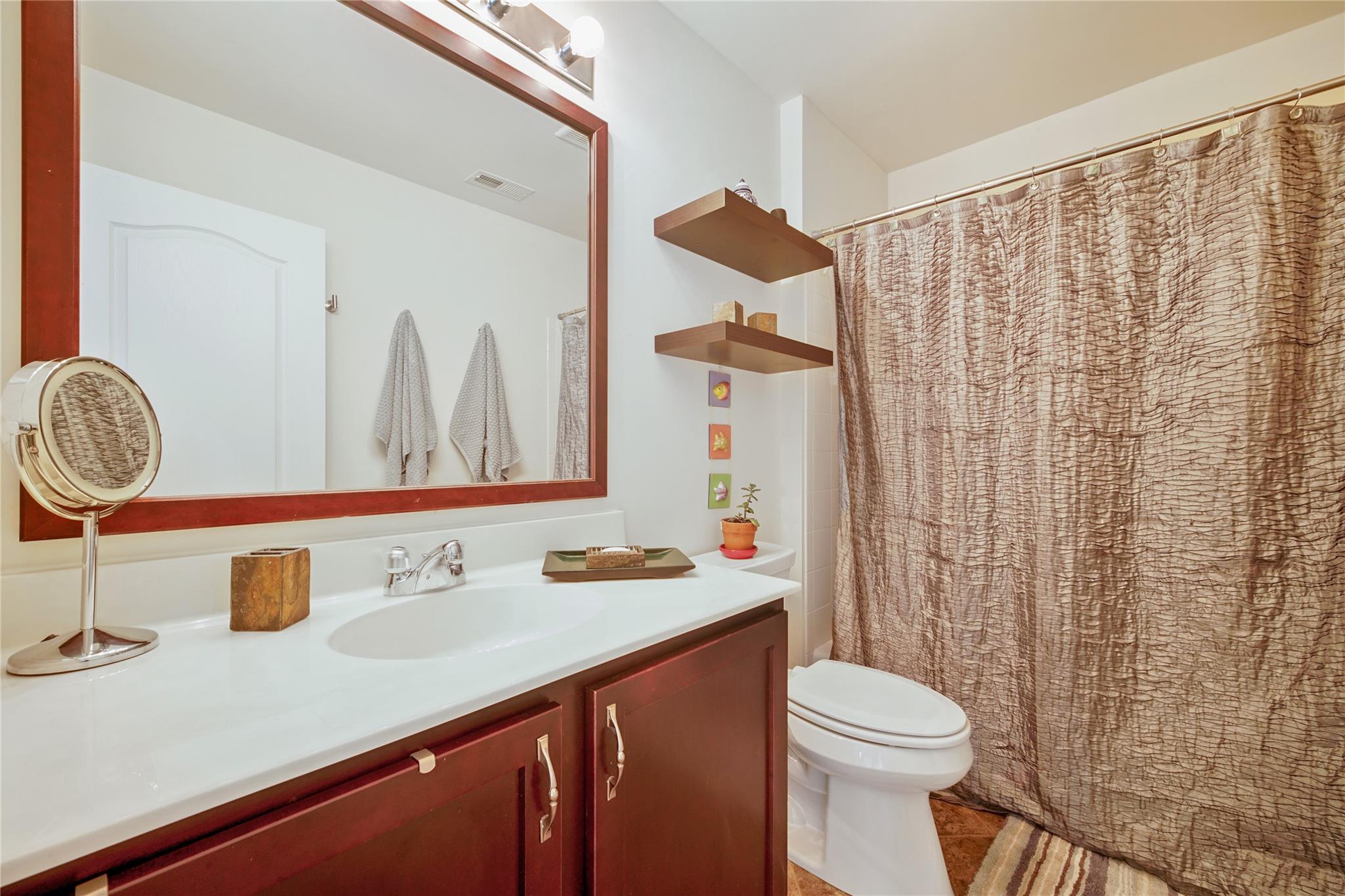 27 Sommerset Road, Poughkeepsie, NY 12603