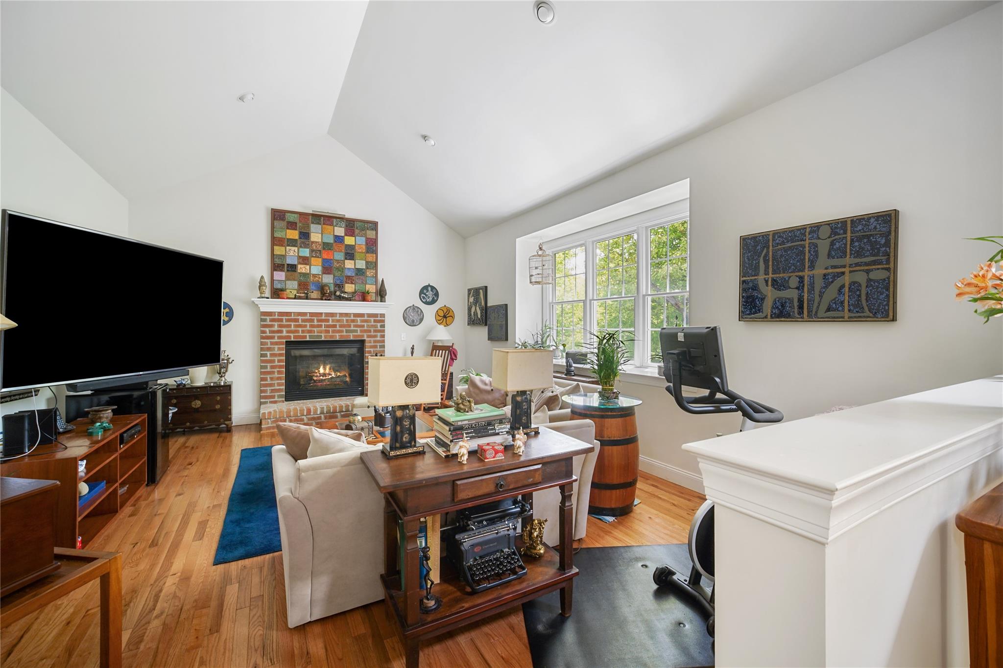 27 Sommerset Road, Poughkeepsie, NY 12603