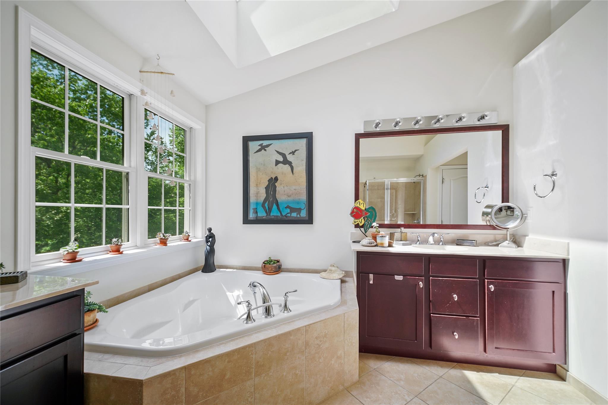 27 Sommerset Road, Poughkeepsie, NY 12603