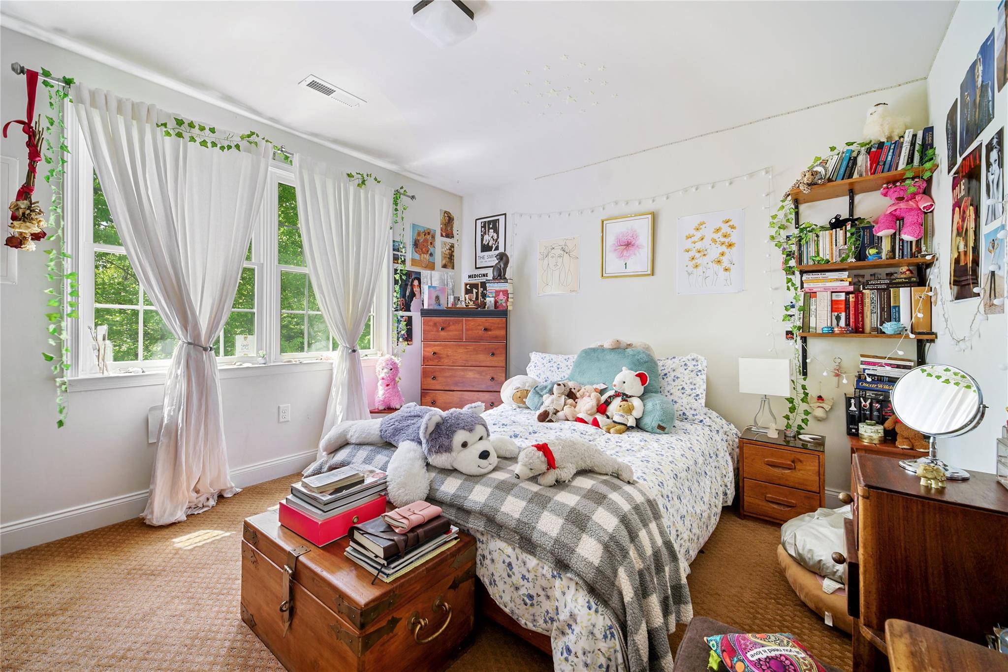 27 Sommerset Road, Poughkeepsie, NY 12603