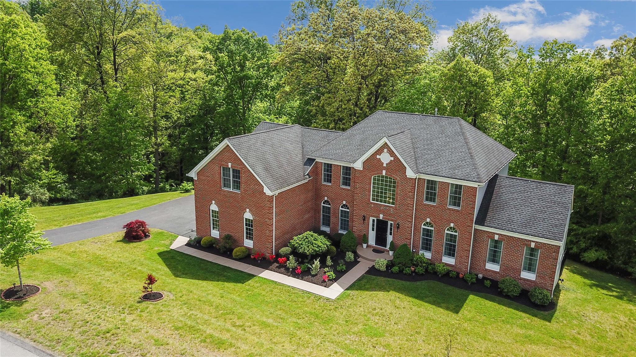 27 Sommerset Road, Poughkeepsie, NY 12603