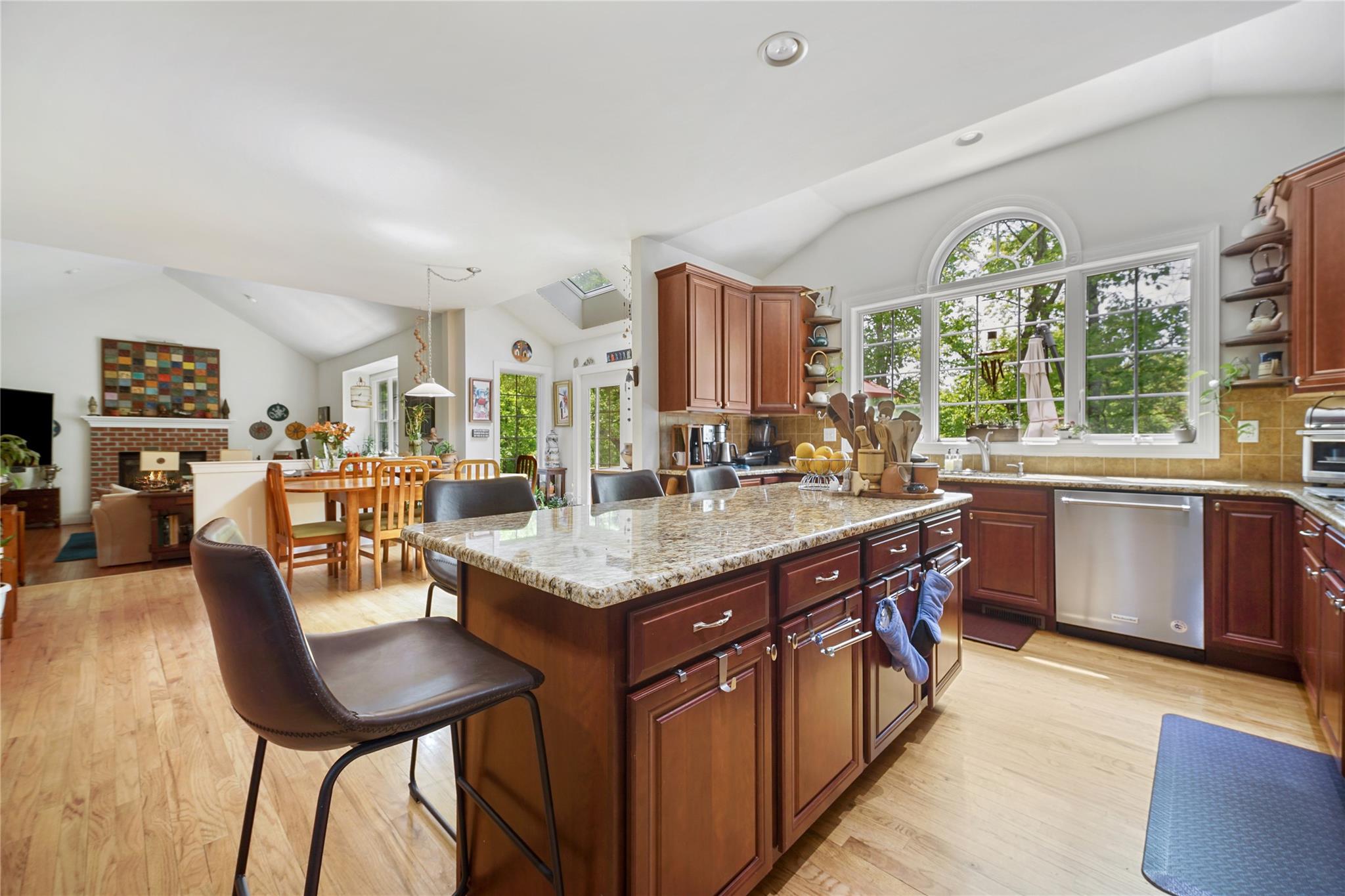 27 Sommerset Road, Poughkeepsie, NY 12603