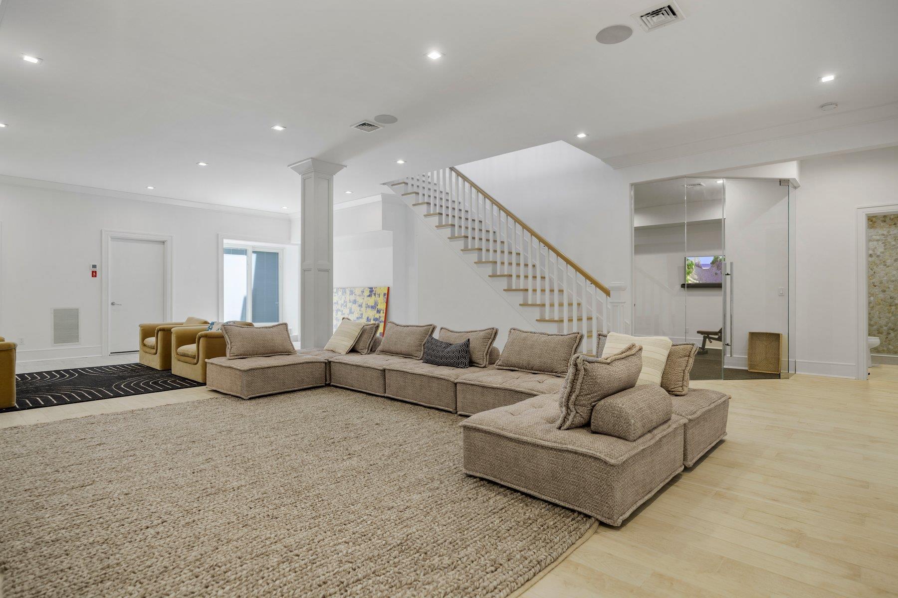 58 Country Club Drive, Southampton, NY 11968