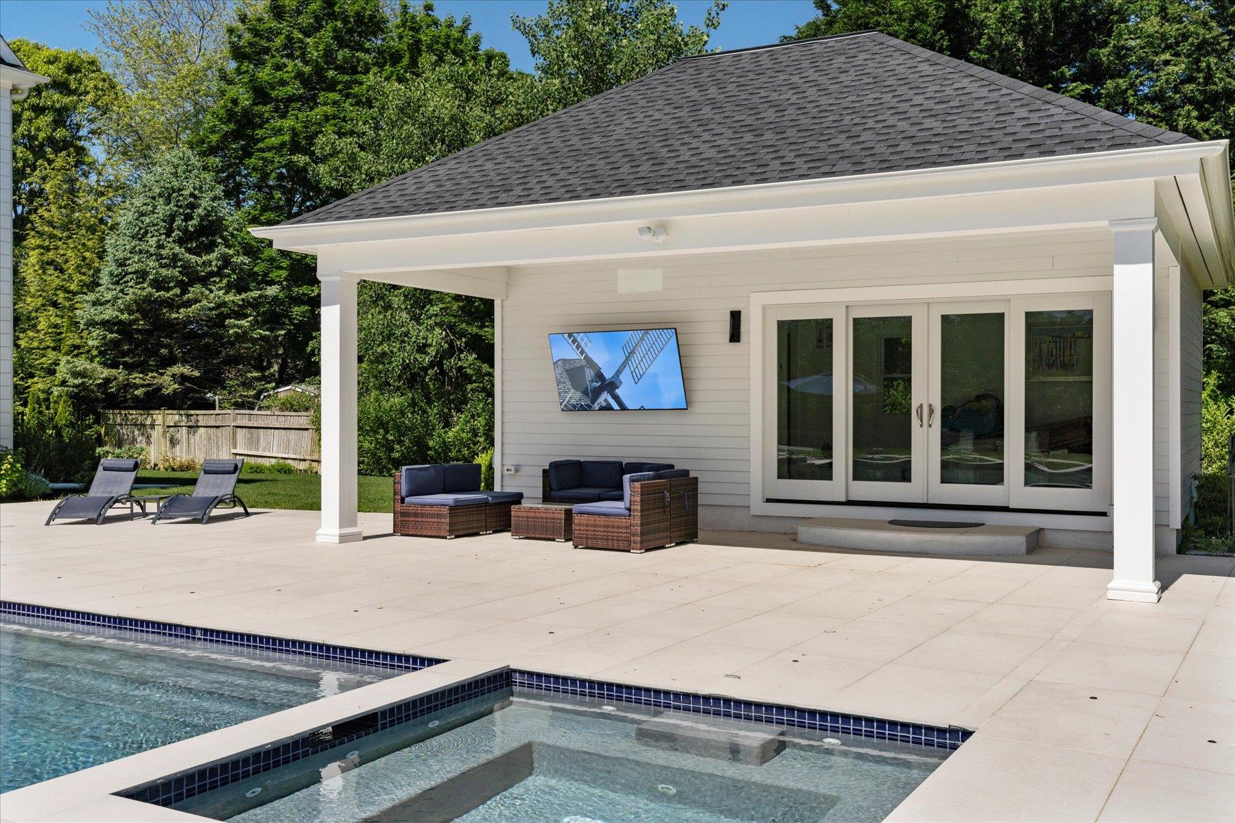 58 Country Club Drive, Southampton, NY 11968