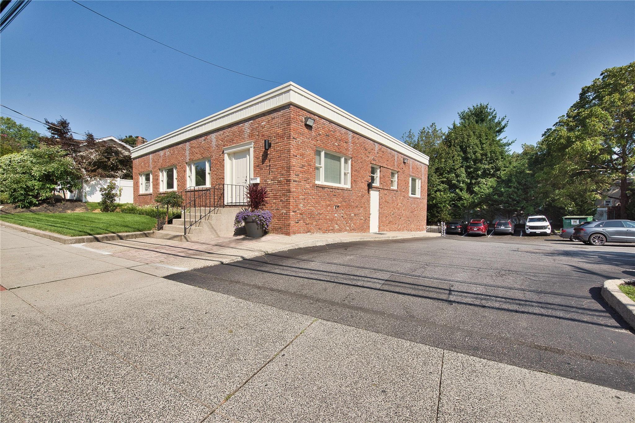 121 Pulaski Road # 3, Kings Park, NY 11754