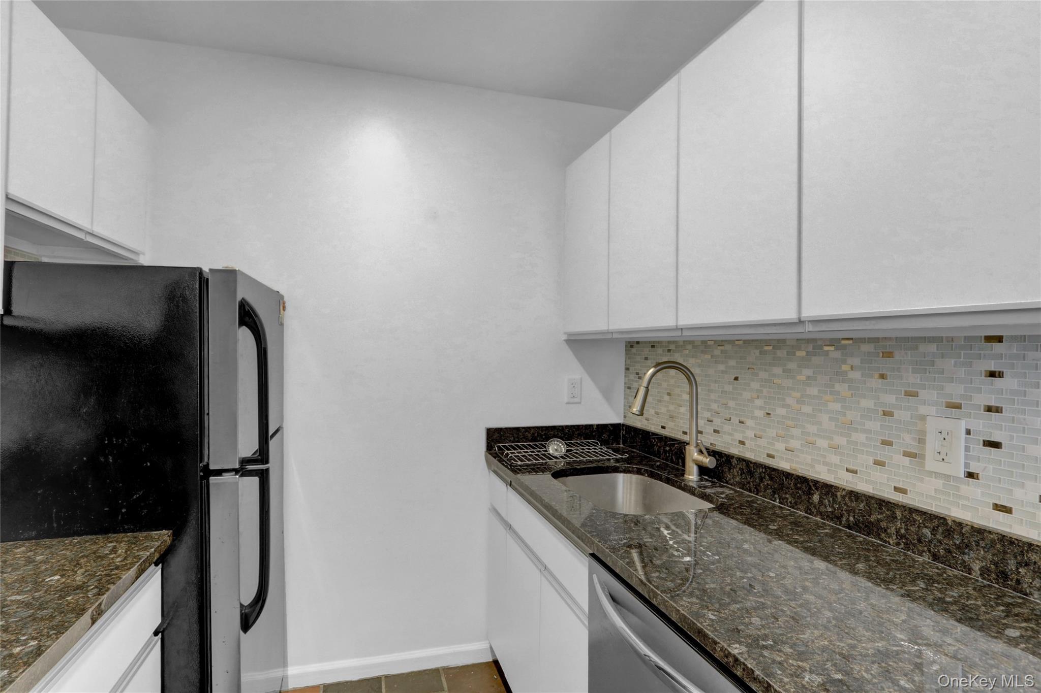 100 W Broadway # 6Q, Long Beach, NY 11561