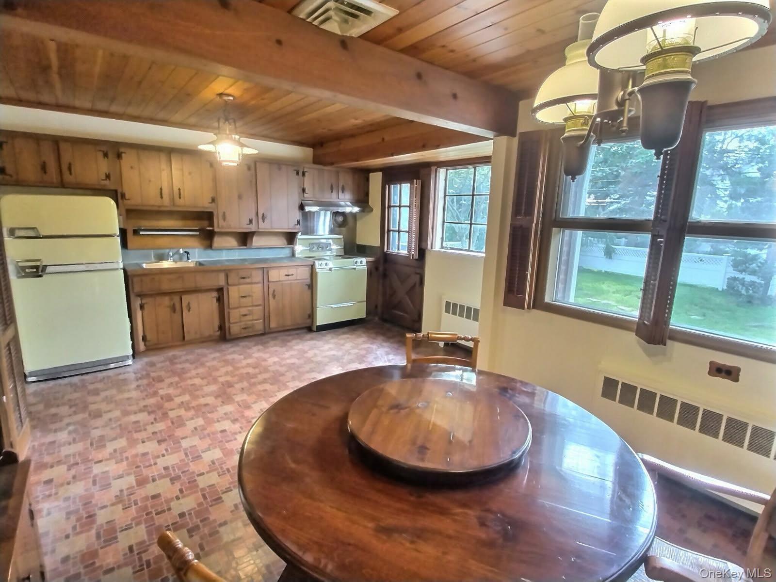 306 Cambridge Avenue, Garden City, NY 11530