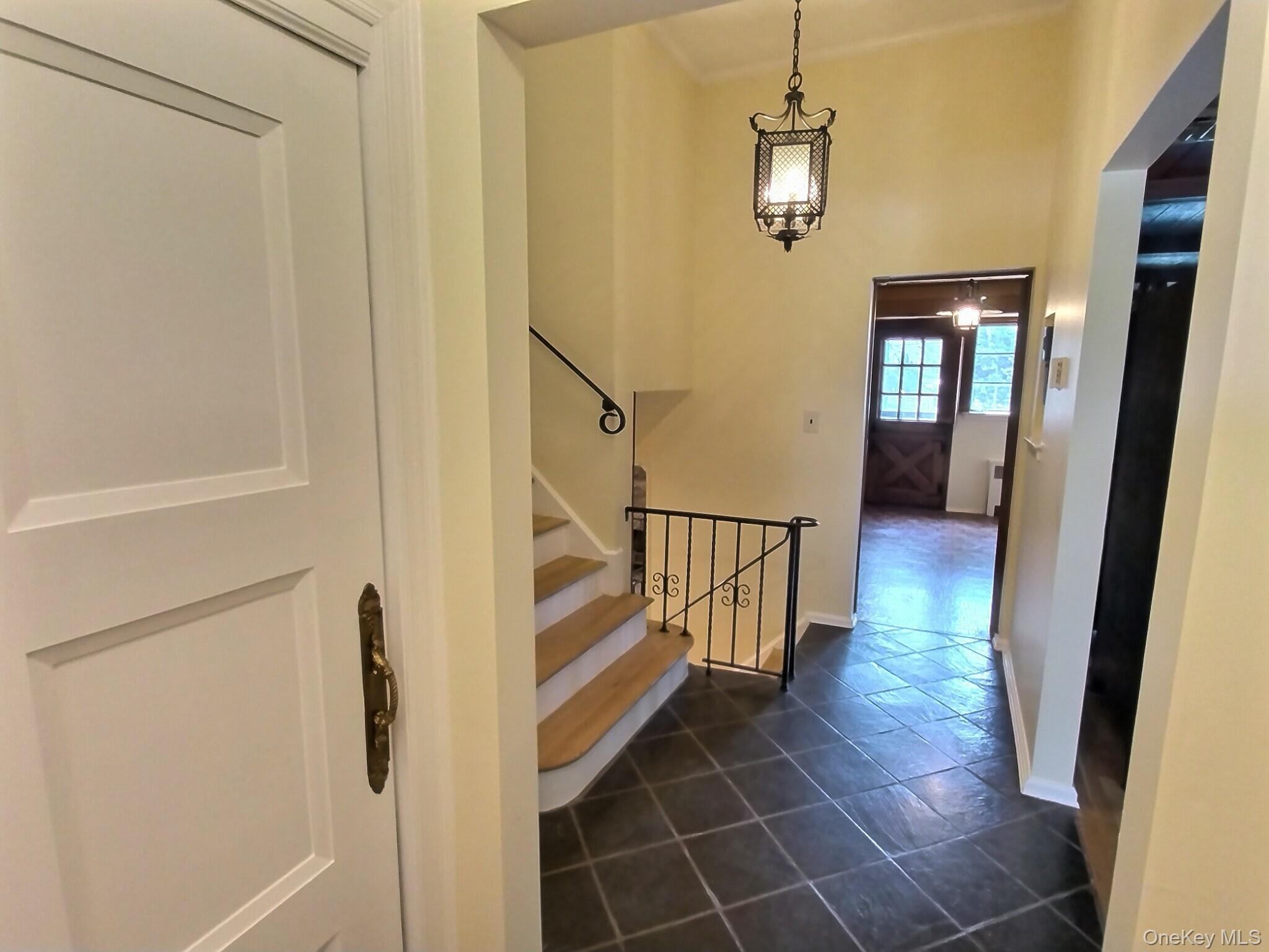 306 Cambridge Avenue, Garden City, NY 11530