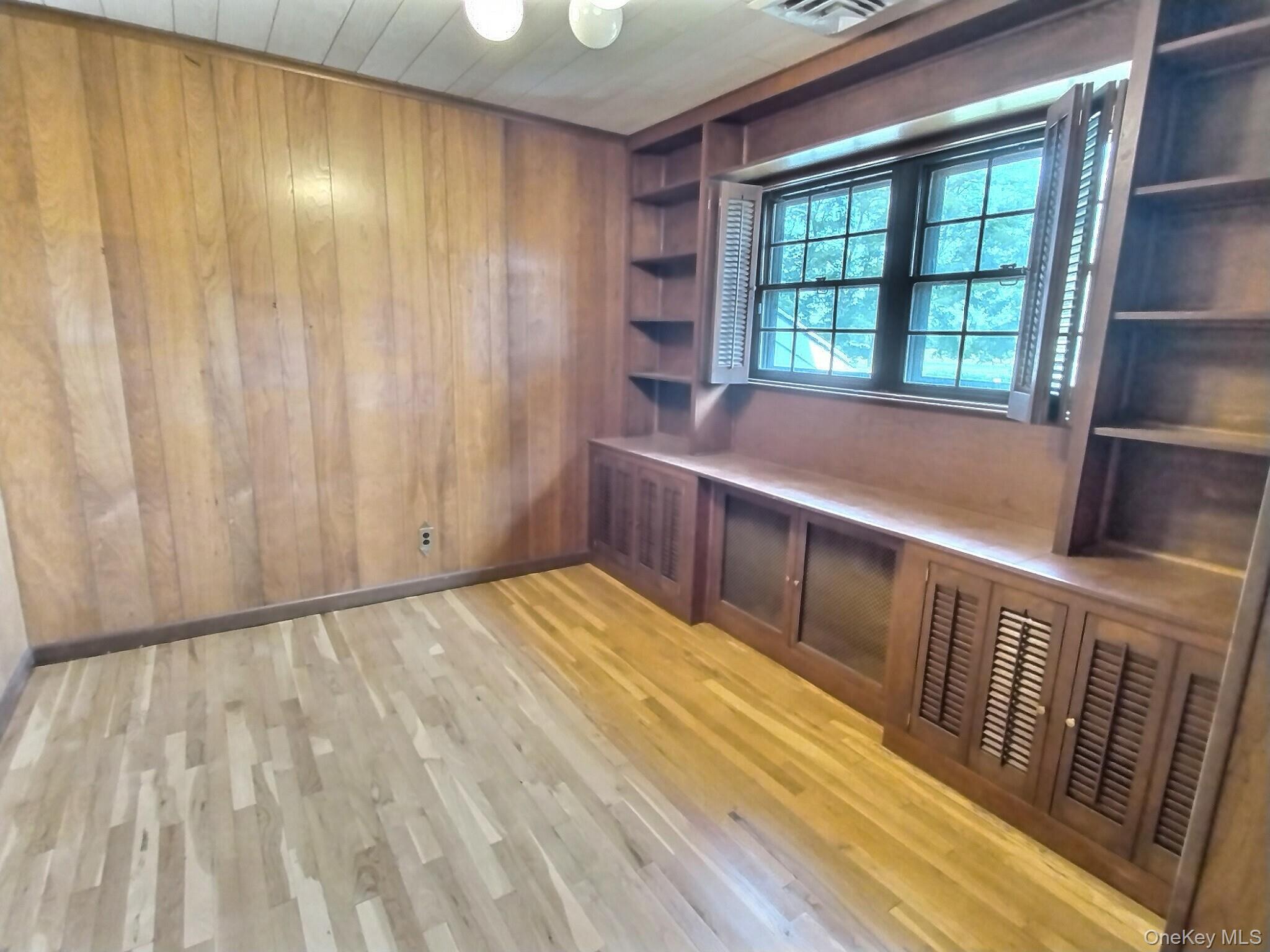 306 Cambridge Avenue, Garden City, NY 11530