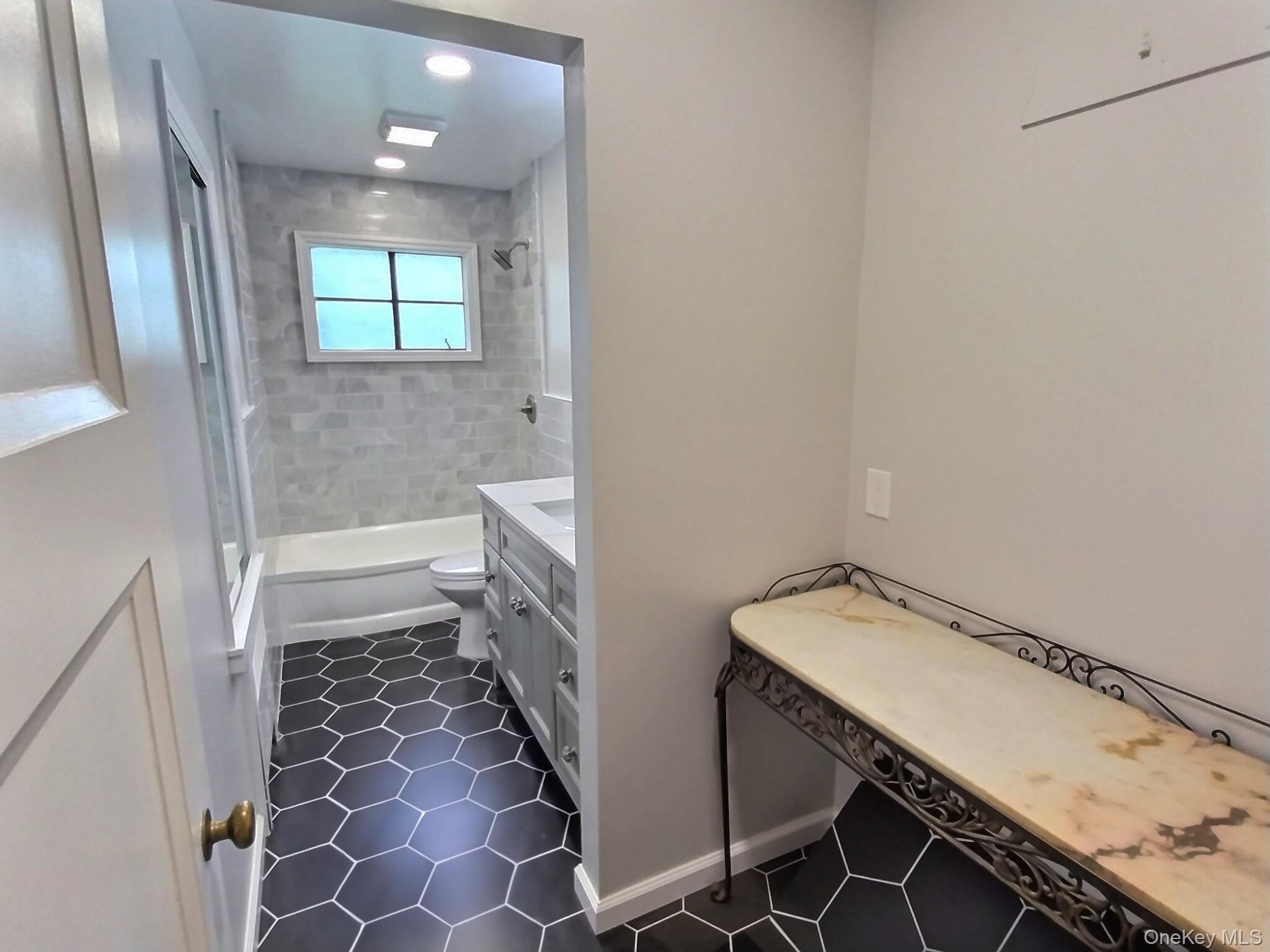 306 Cambridge Avenue, Garden City, NY 11530