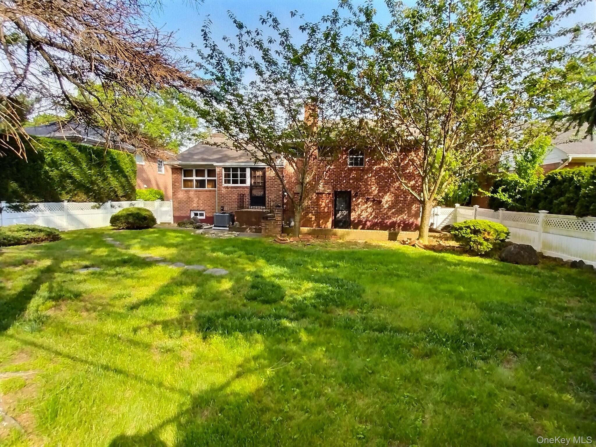 306 Cambridge Avenue, Garden City, NY 11530