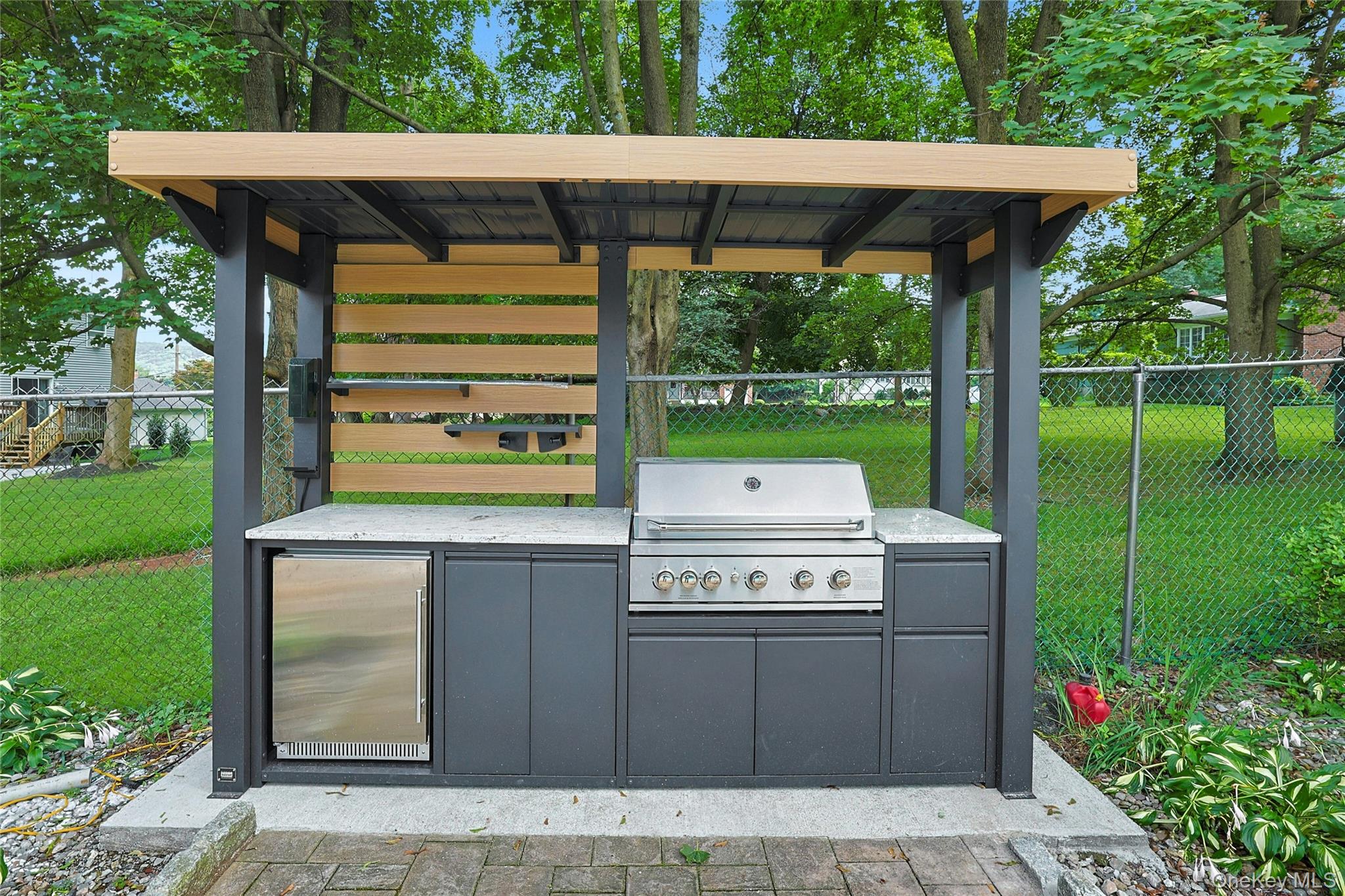 4 Suffern Place, Garnerville, NY 10923