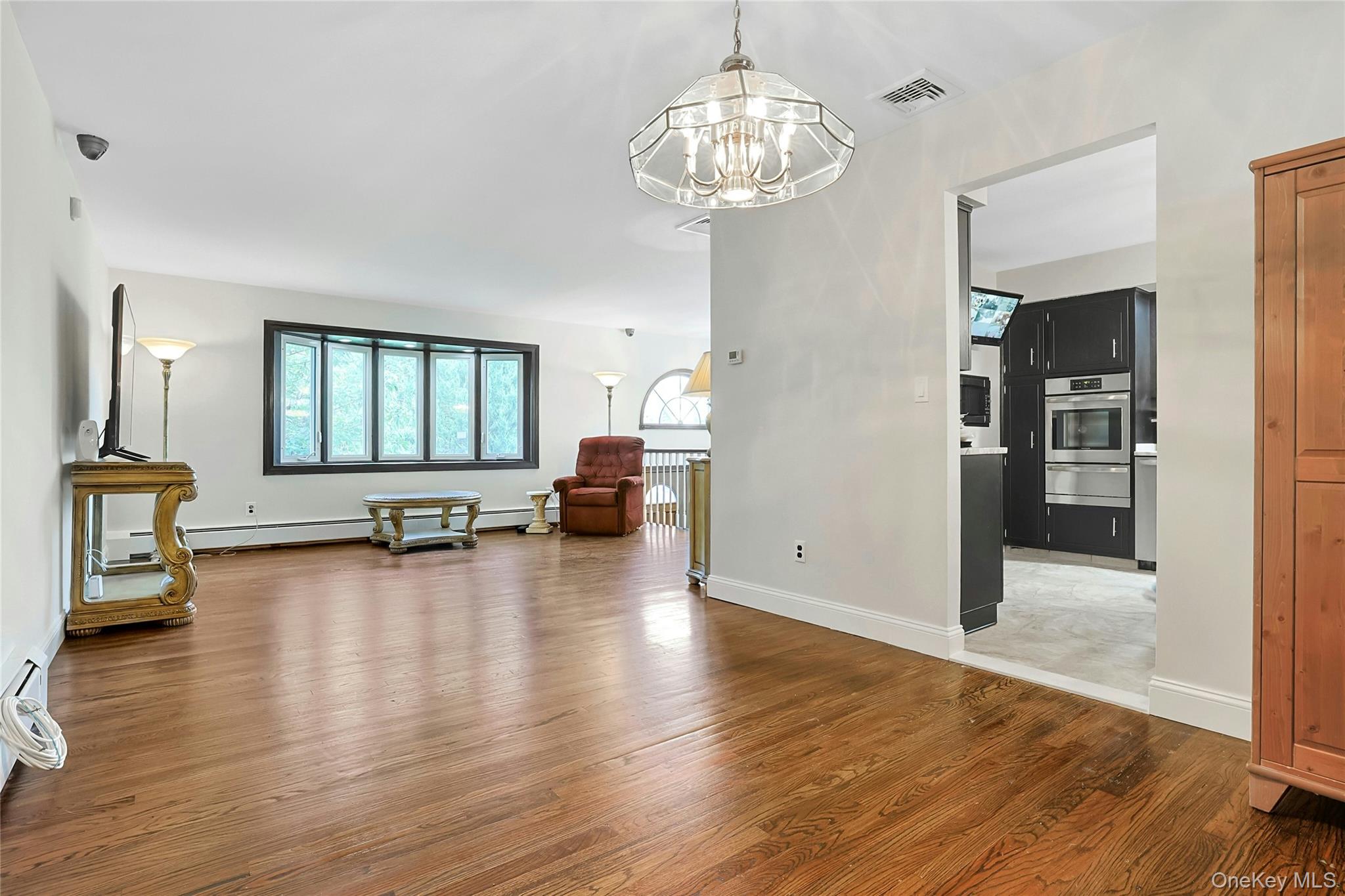 4 Suffern Place, Garnerville, NY 10923