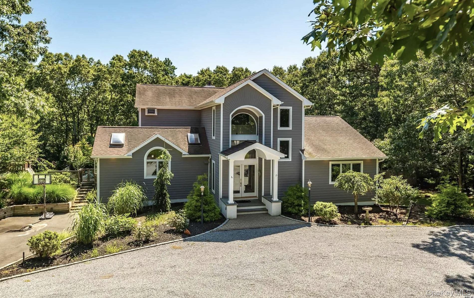 4 Douglas Court, Hampton Bays, NY 11946