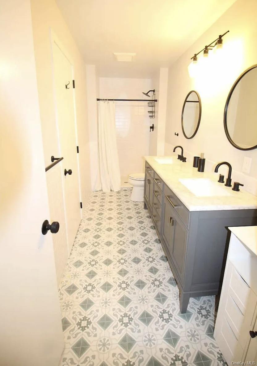 4 Douglas Court, Hampton Bays, NY 11946