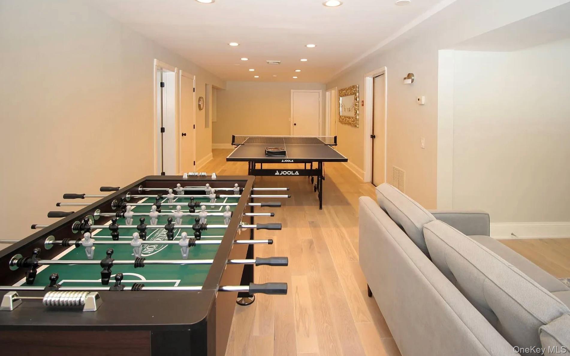 4 Douglas Court, Hampton Bays, NY 11946