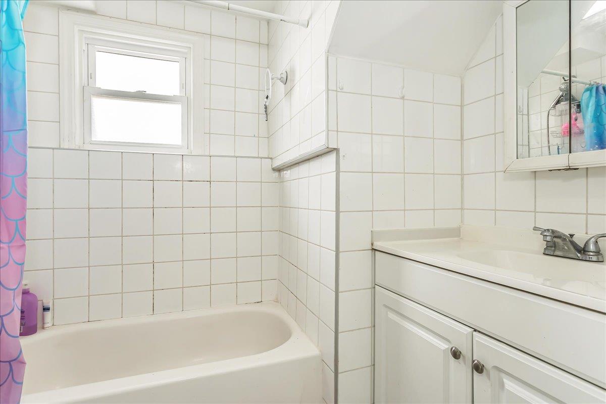 274 Central Park Road, Plainview, NY 11803