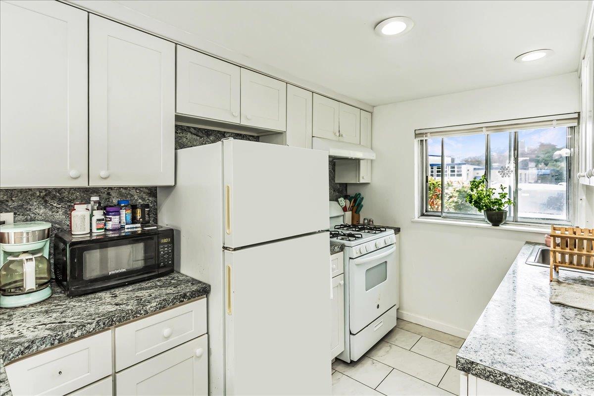 274 Central Park Road, Plainview, NY 11803