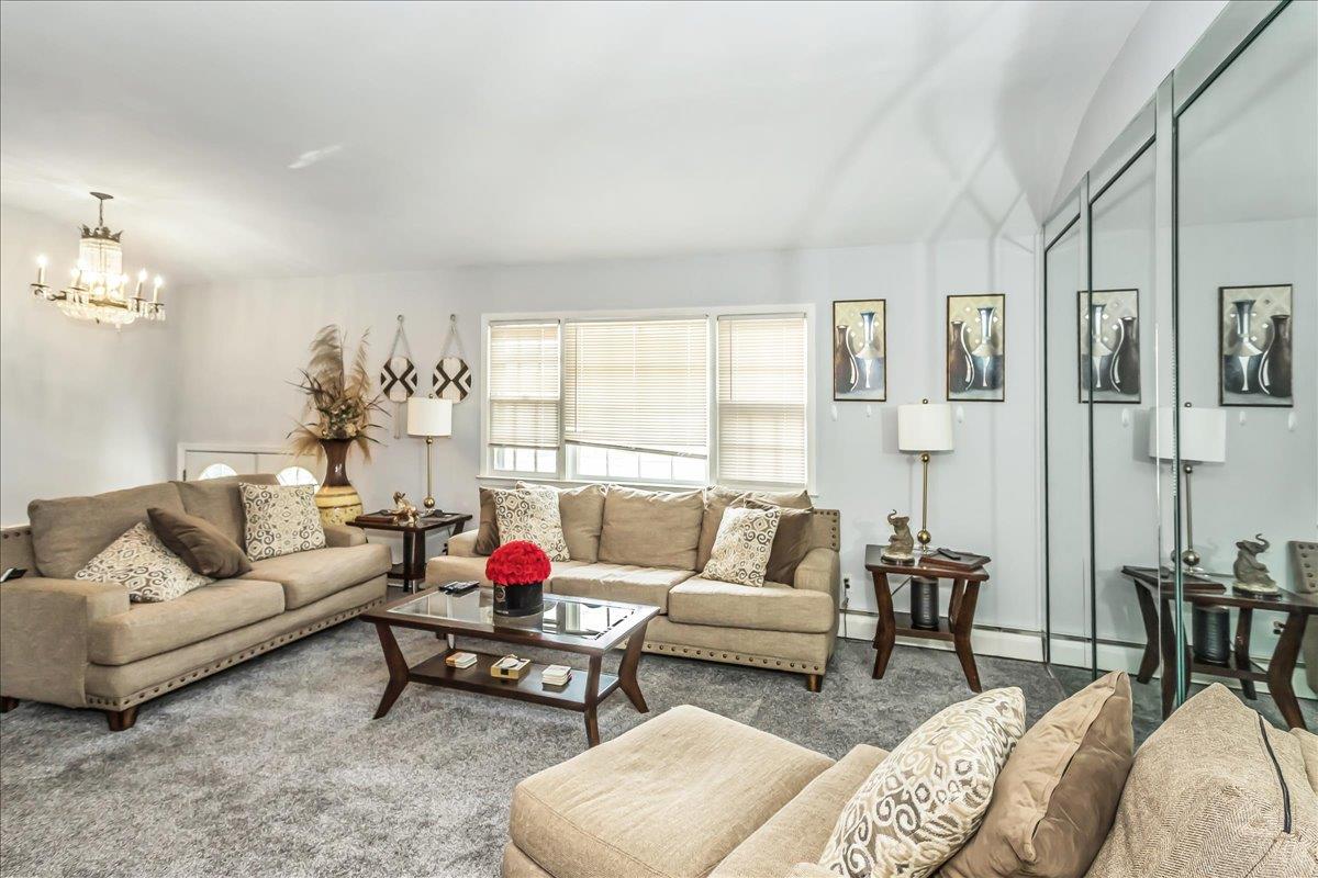 274 Central Park Road, Plainview, NY 11803