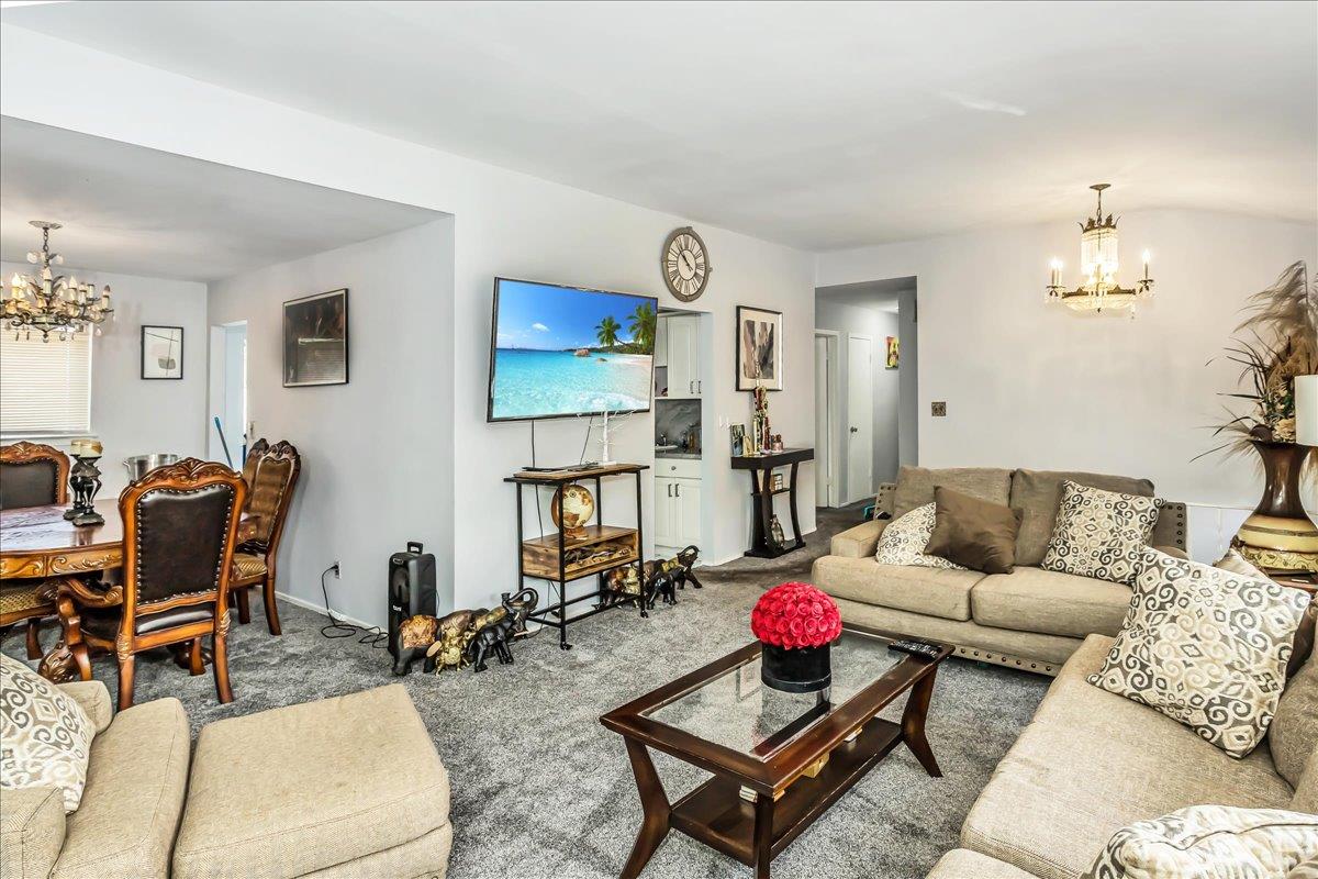 274 Central Park Road, Plainview, NY 11803