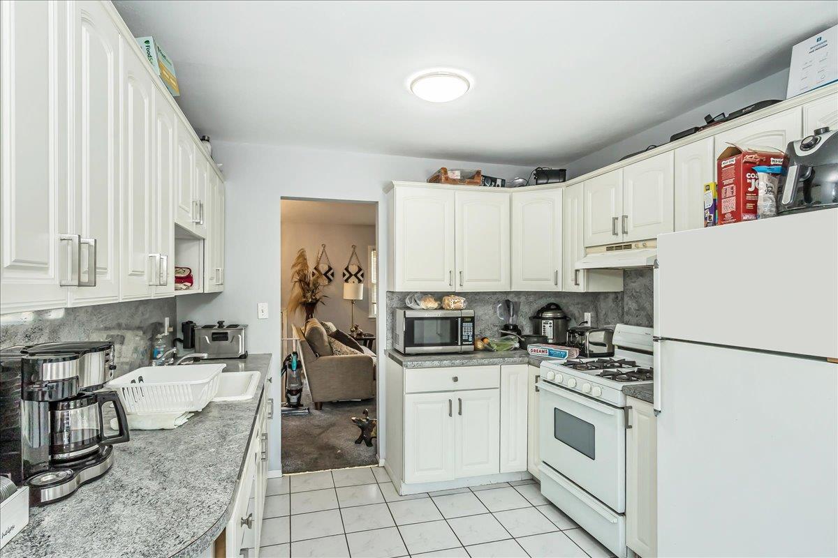 274 Central Park Road, Plainview, NY 11803