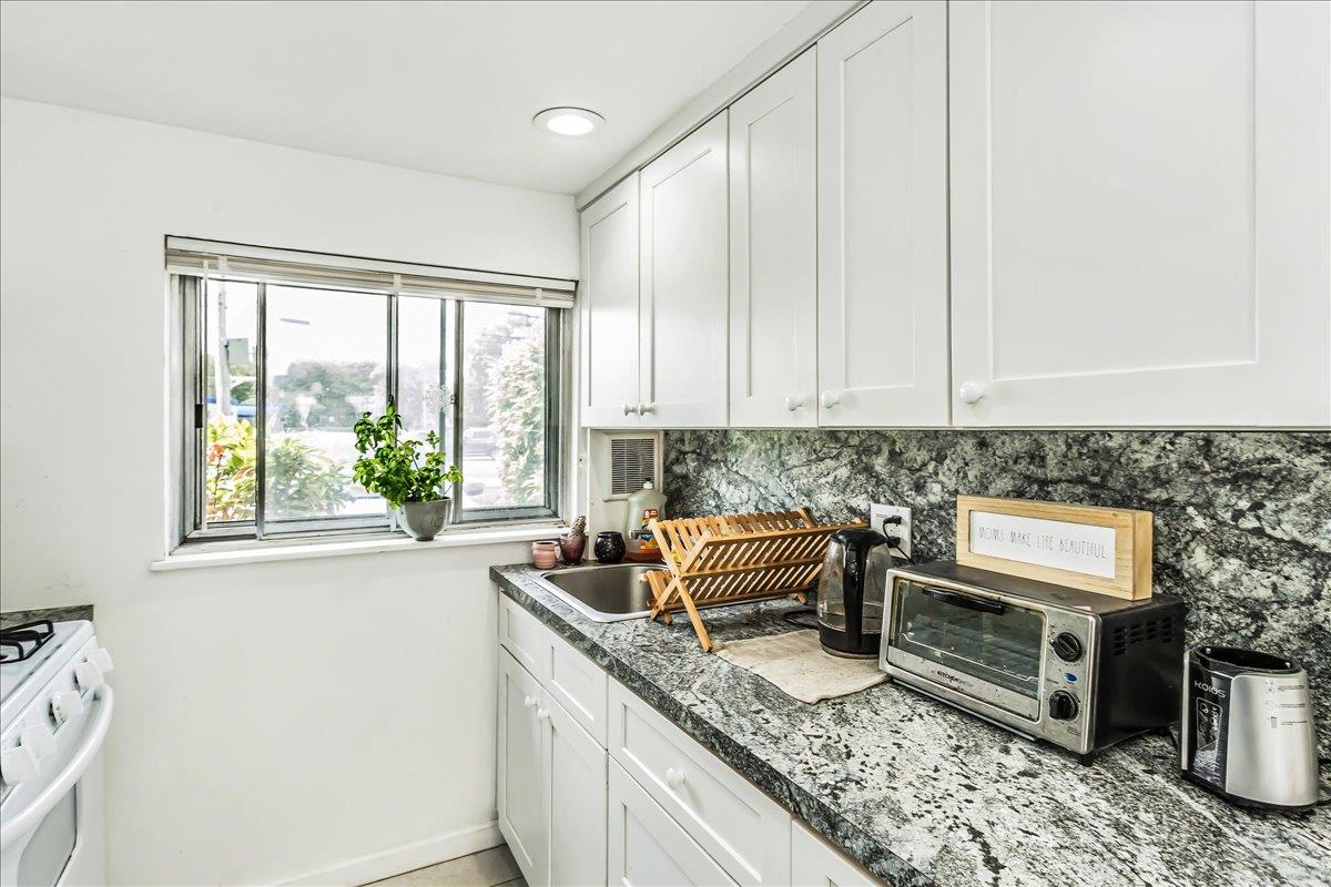 274 Central Park Road, Plainview, NY 11803