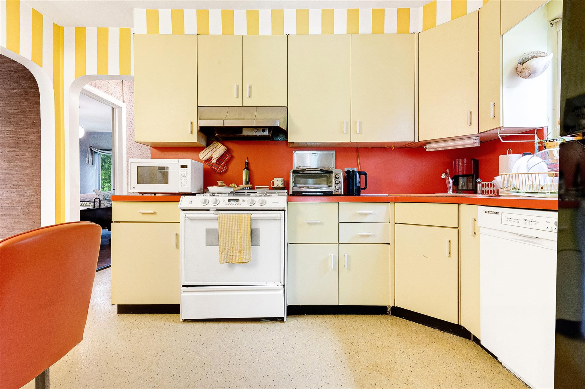 85-82 66th Road, Rego Park, NY 11374