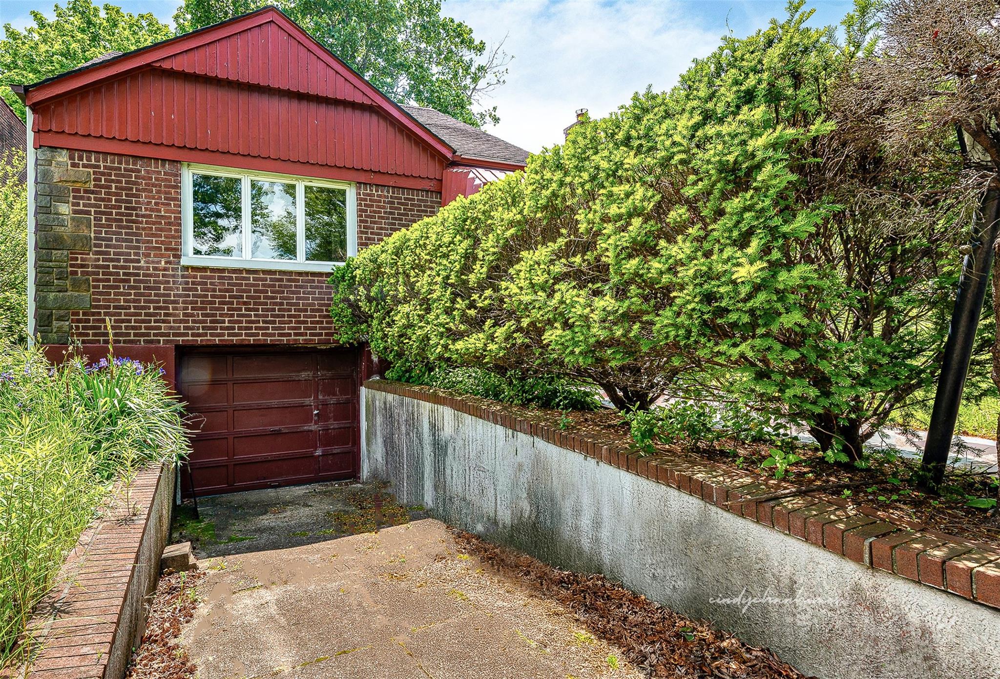 85-82 66th Road, Rego Park, NY 11374