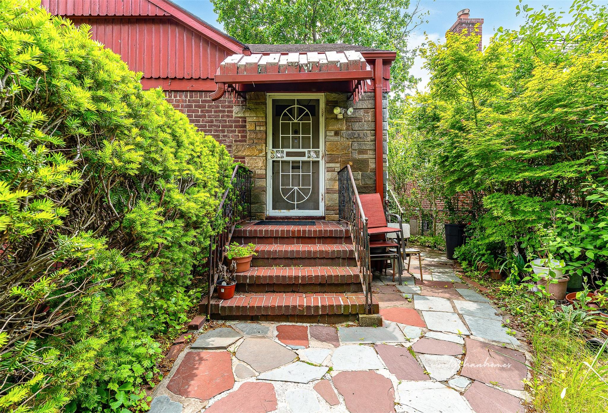 85-82 66th Road, Rego Park, NY 11374