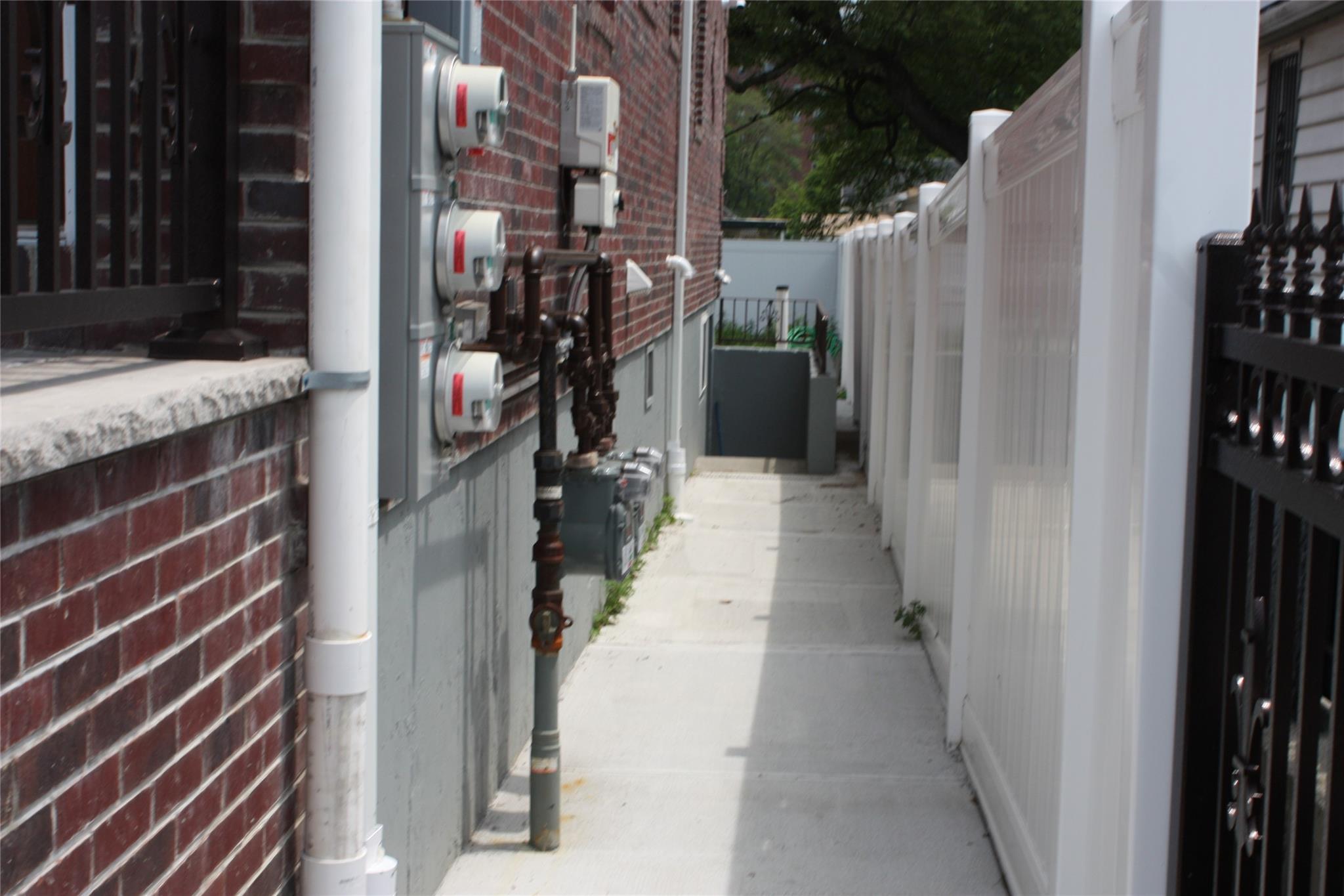 15718 115th Road # 2 Family, Jamaica South, NY 11434