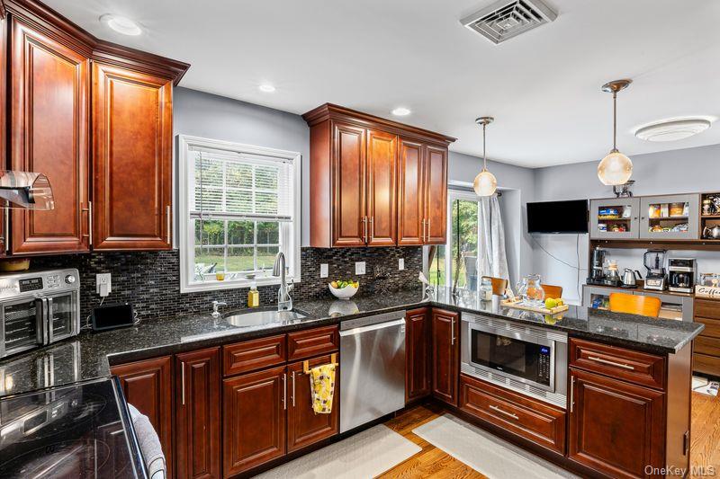 10 Trout Ponds Court, Brookhaven, NY 11719