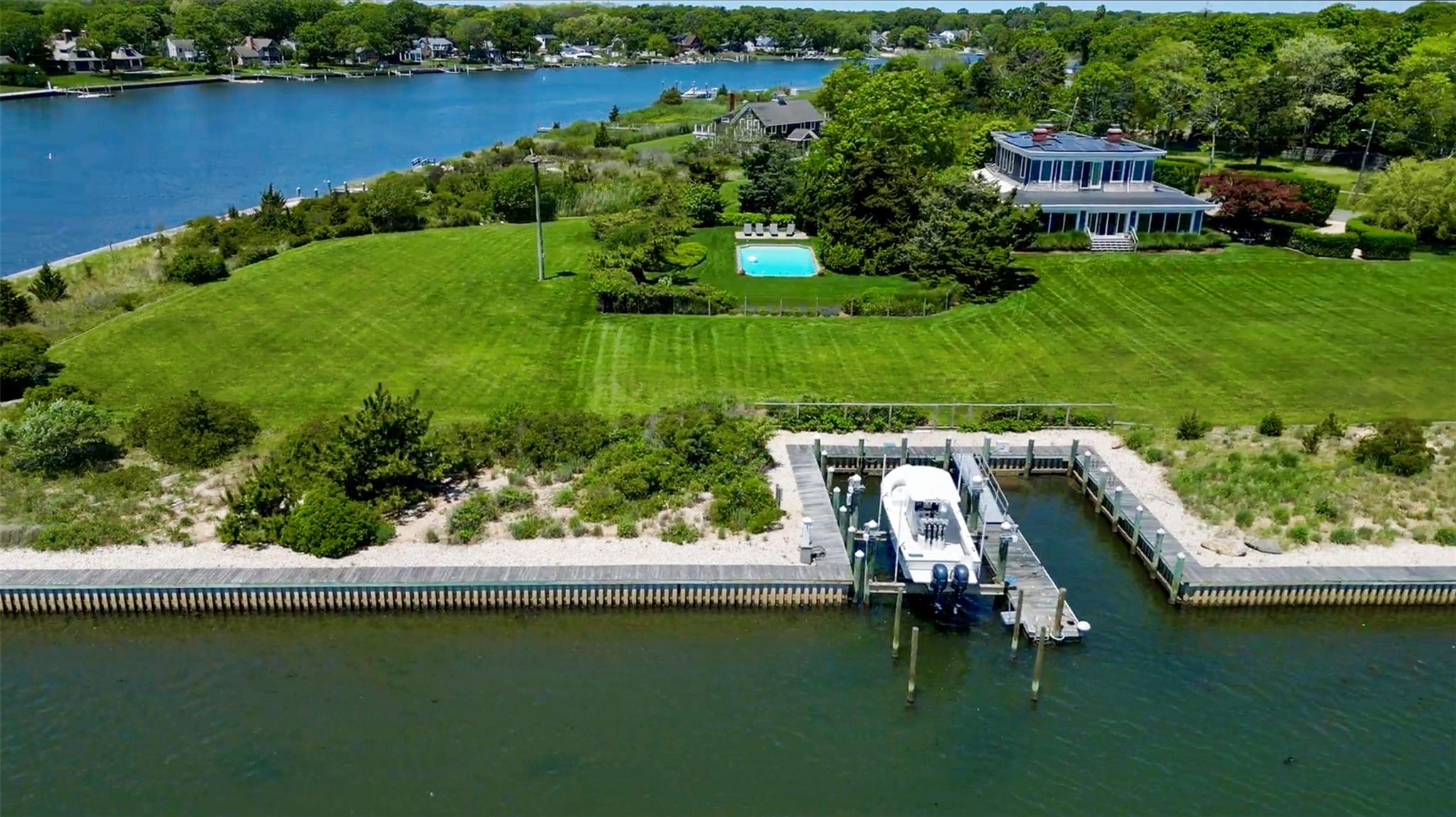 150 Senix Avenue, Center Moriches, NY 11934