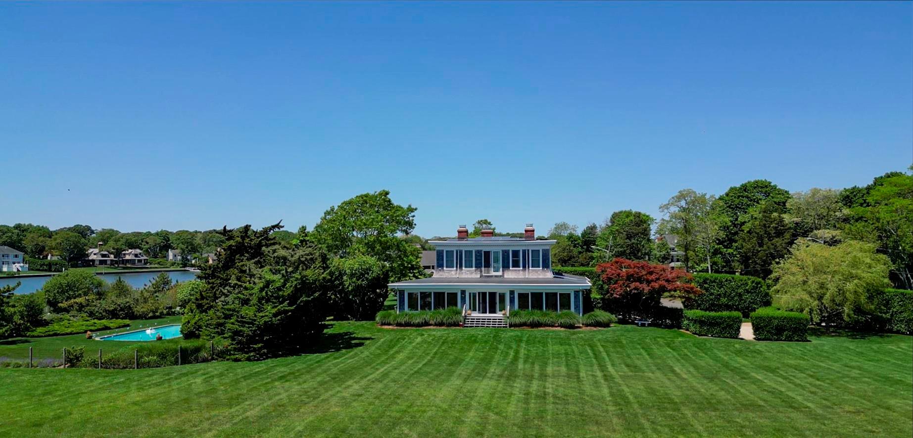 150 Senix Avenue, Center Moriches, NY 11934