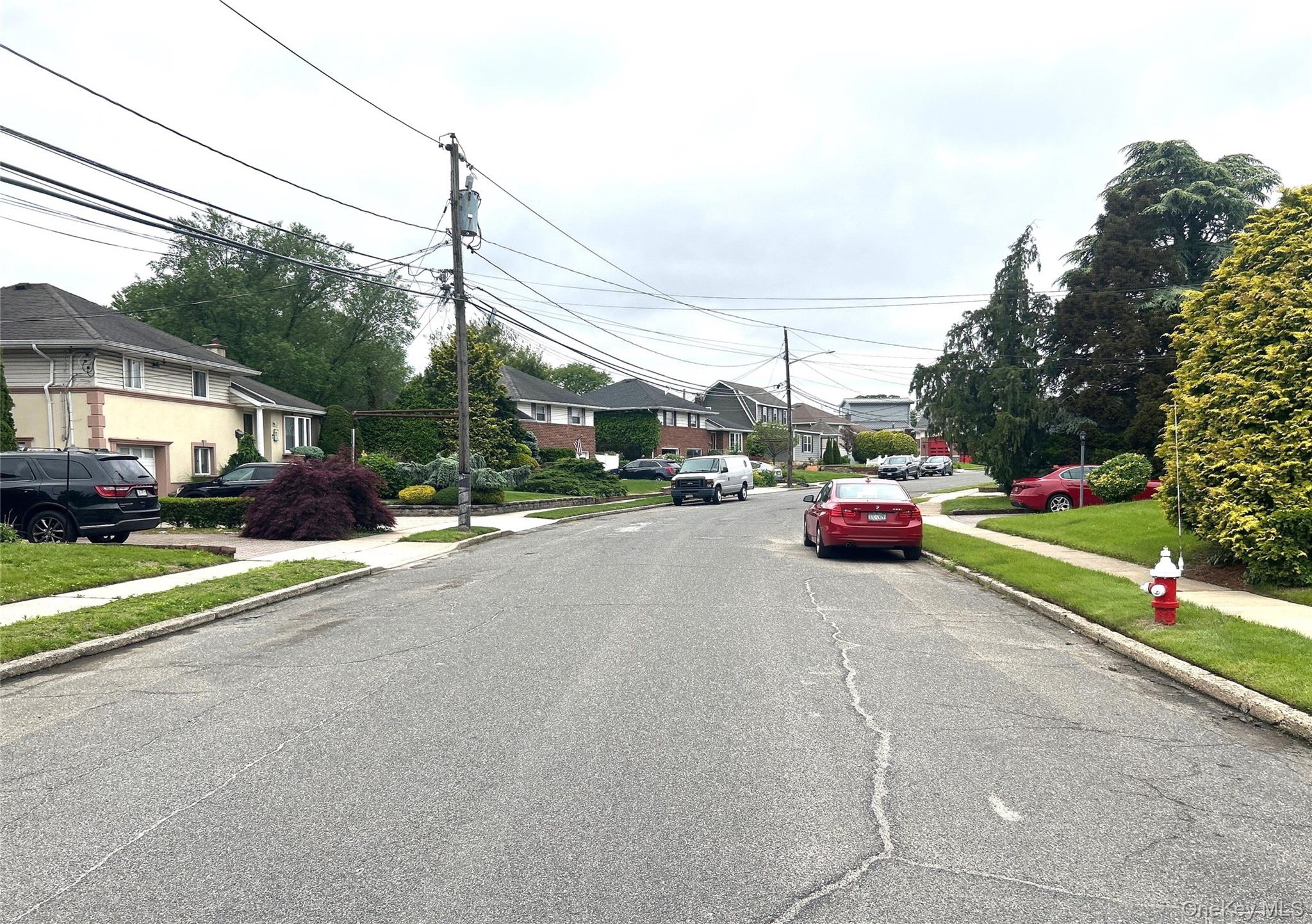 11 Berryhill Lane, Bethpage, NY 11714