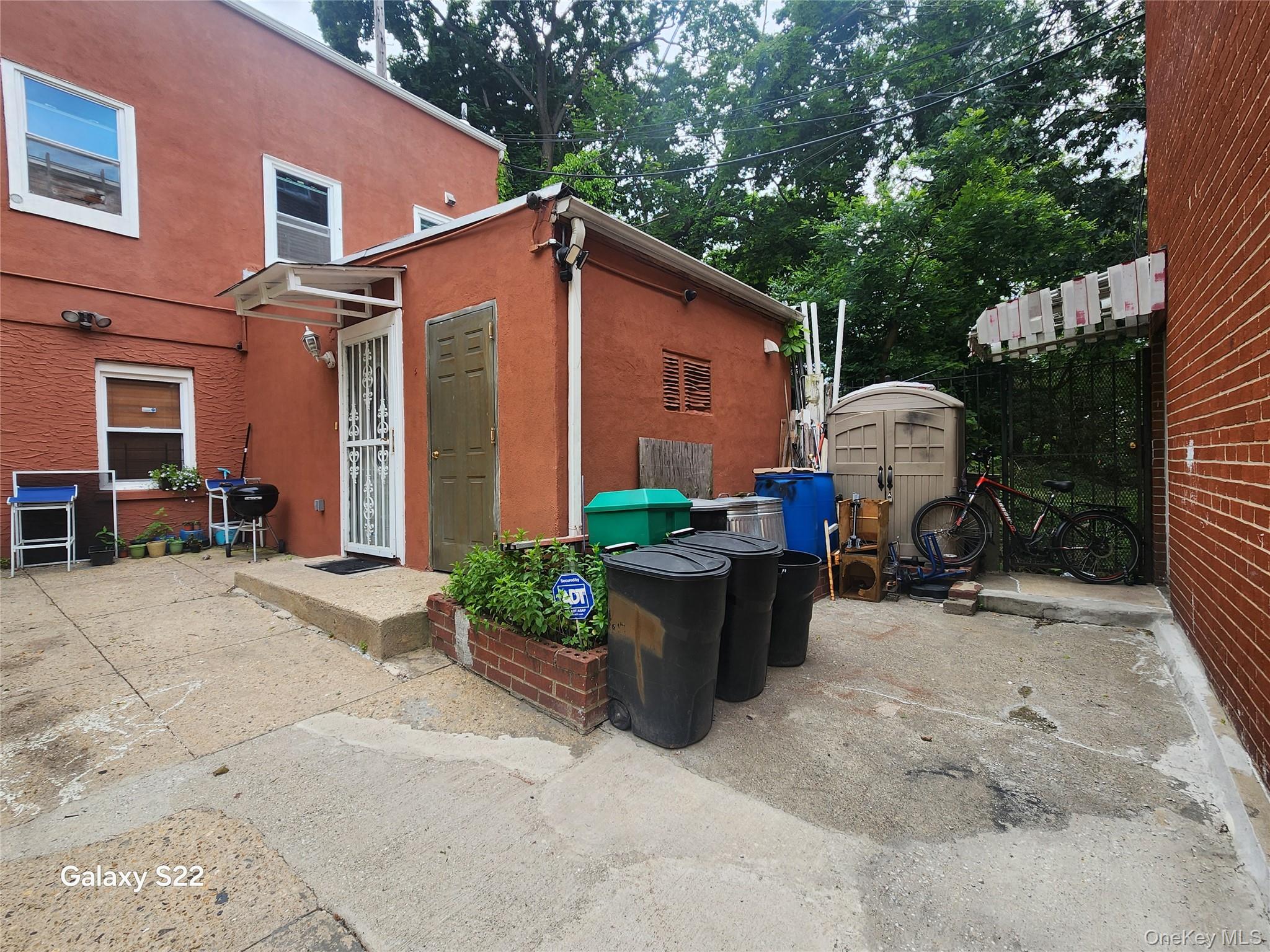 32 Yonkers Ave, Yonkers, NY 10701