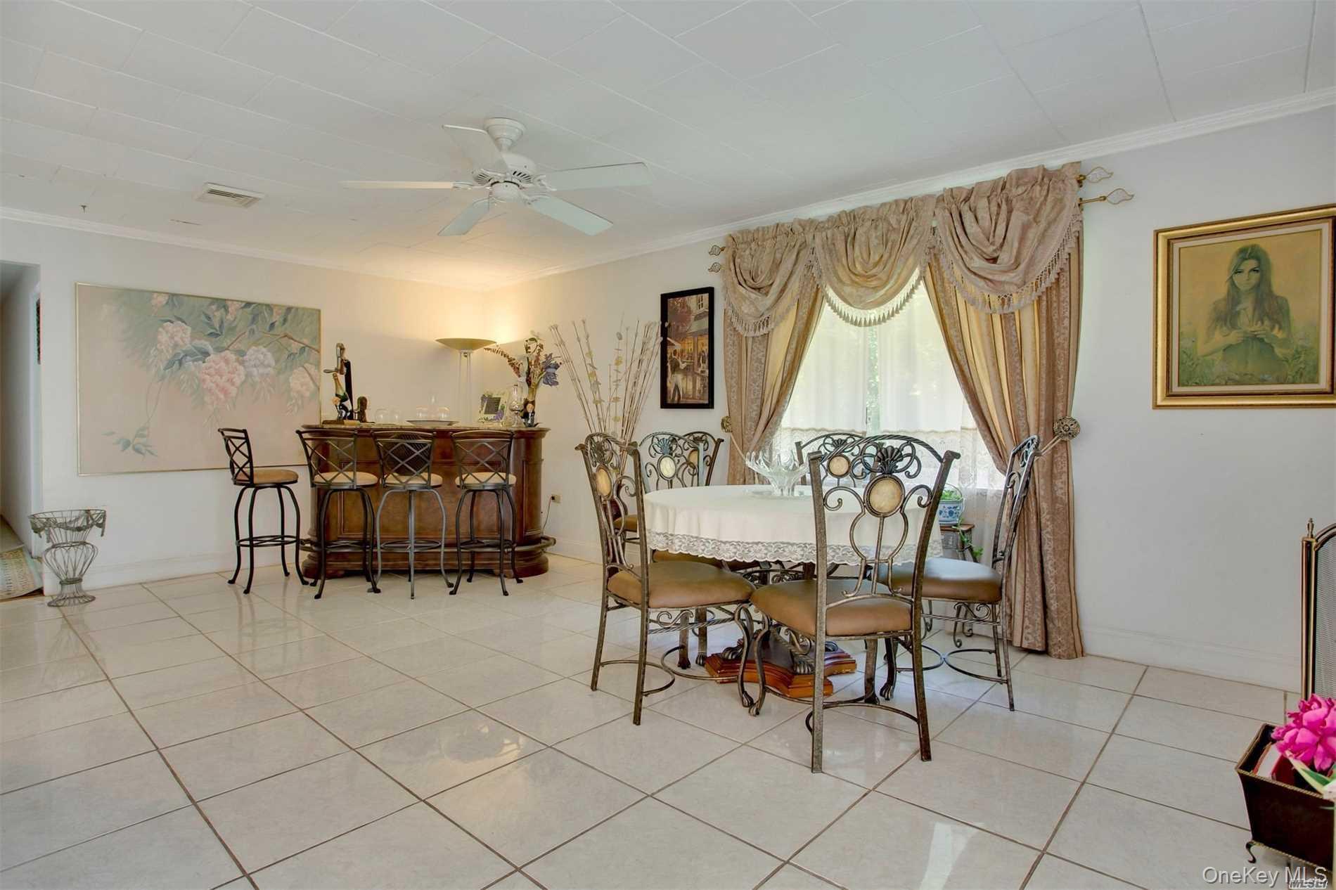 1530 Laurel Hollow Road, Laurel Hollow, NY 11791