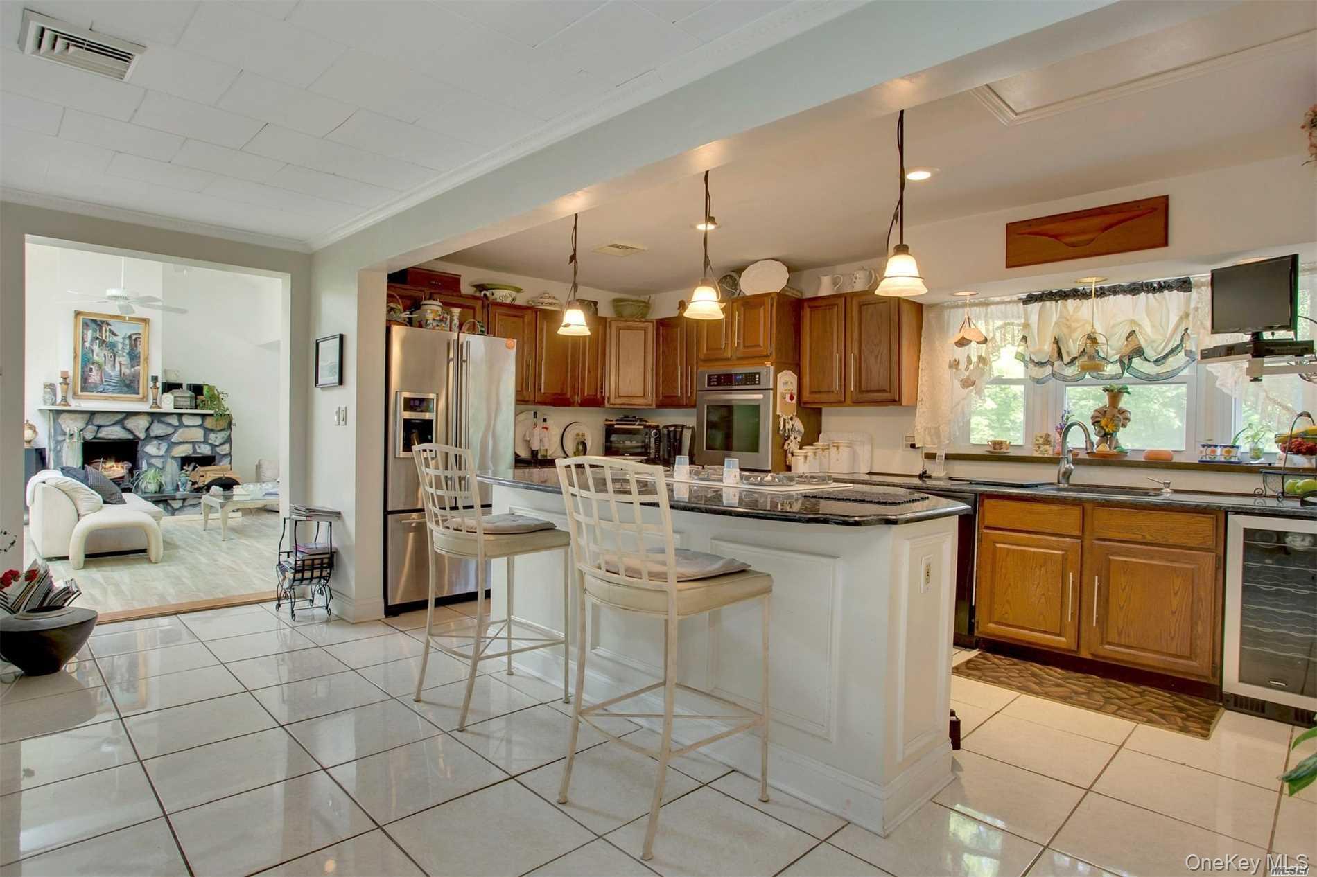 1530 Laurel Hollow Road, Laurel Hollow, NY 11791