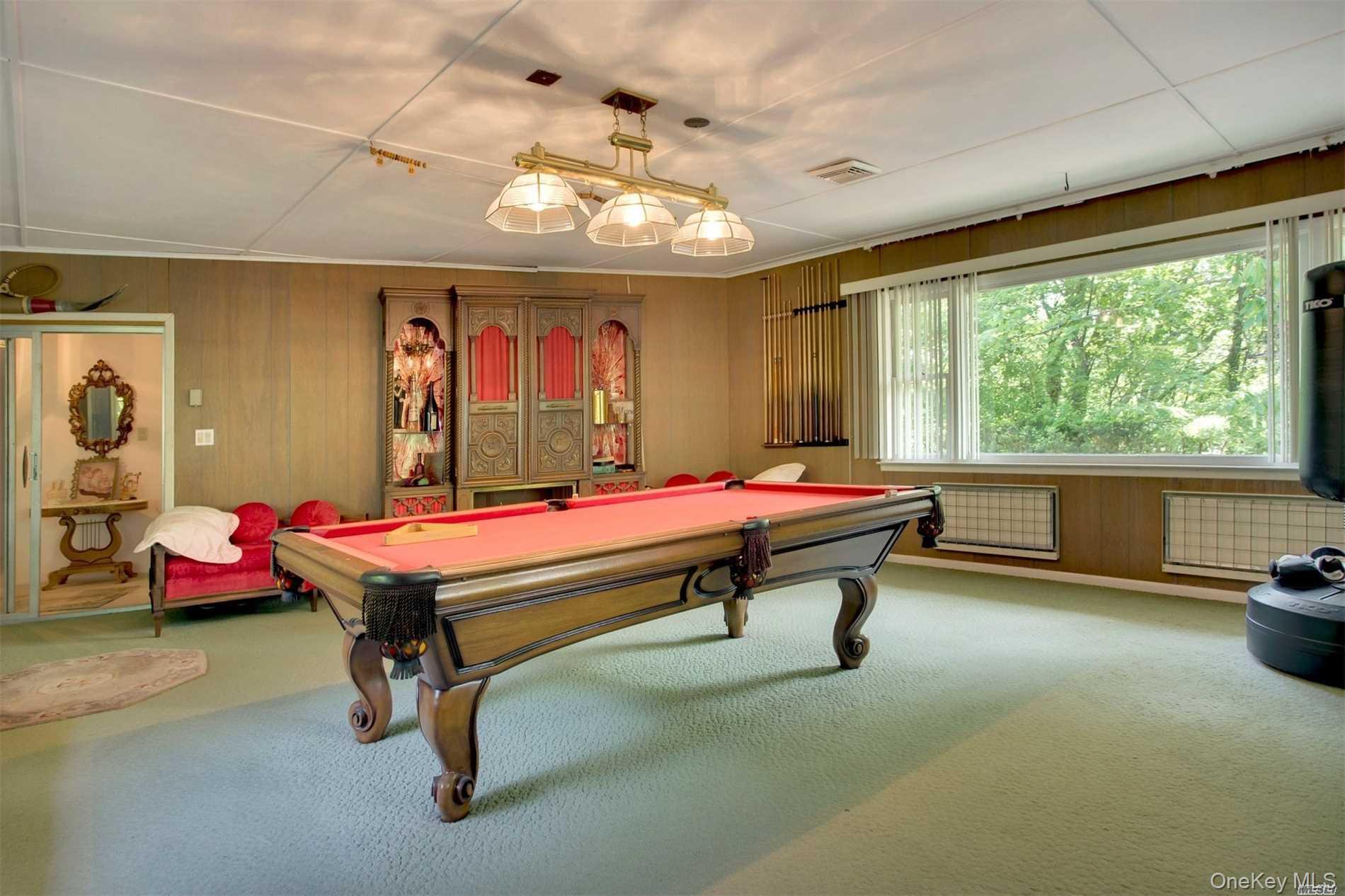 1530 Laurel Hollow Road, Laurel Hollow, NY 11791