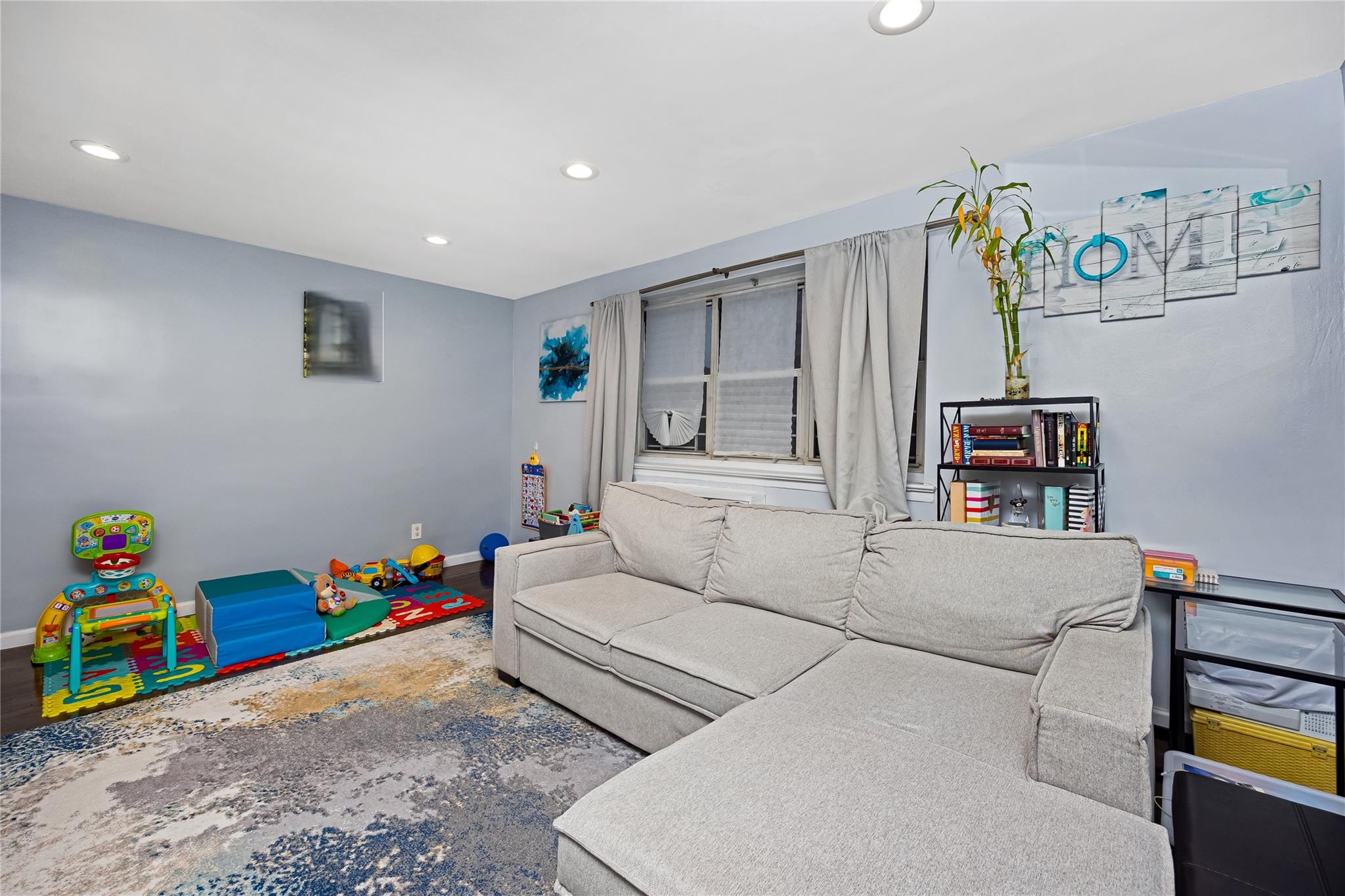 88-25 155th # 2M, Howard Beach, NY 11414