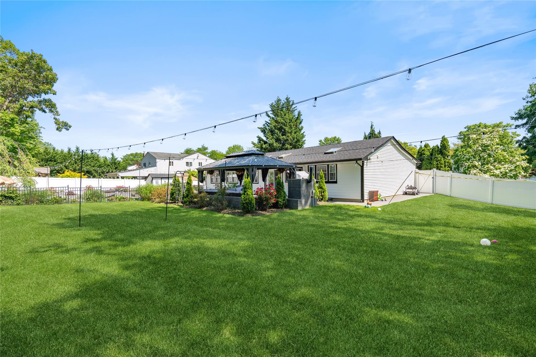 11 Gallatin Drive, Dix Hills, NY 11746