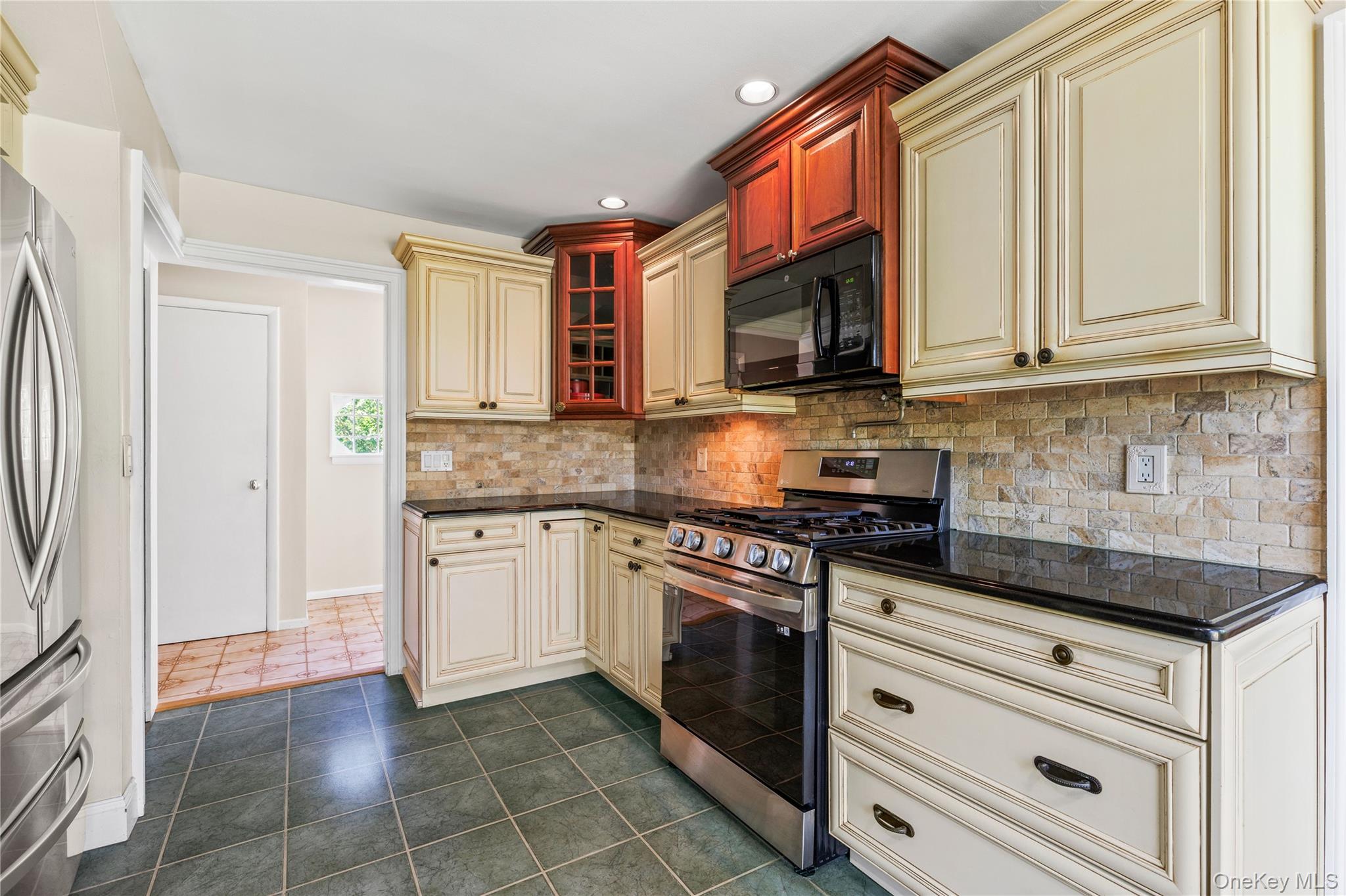 4 Mark Drive, Rye Brook, NY 10573