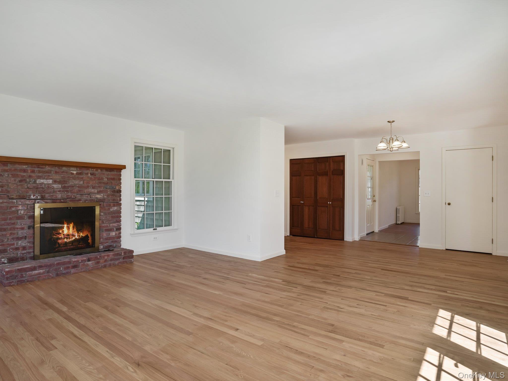 6 Huckleberry Lane E, Hampton Bays, NY 11946