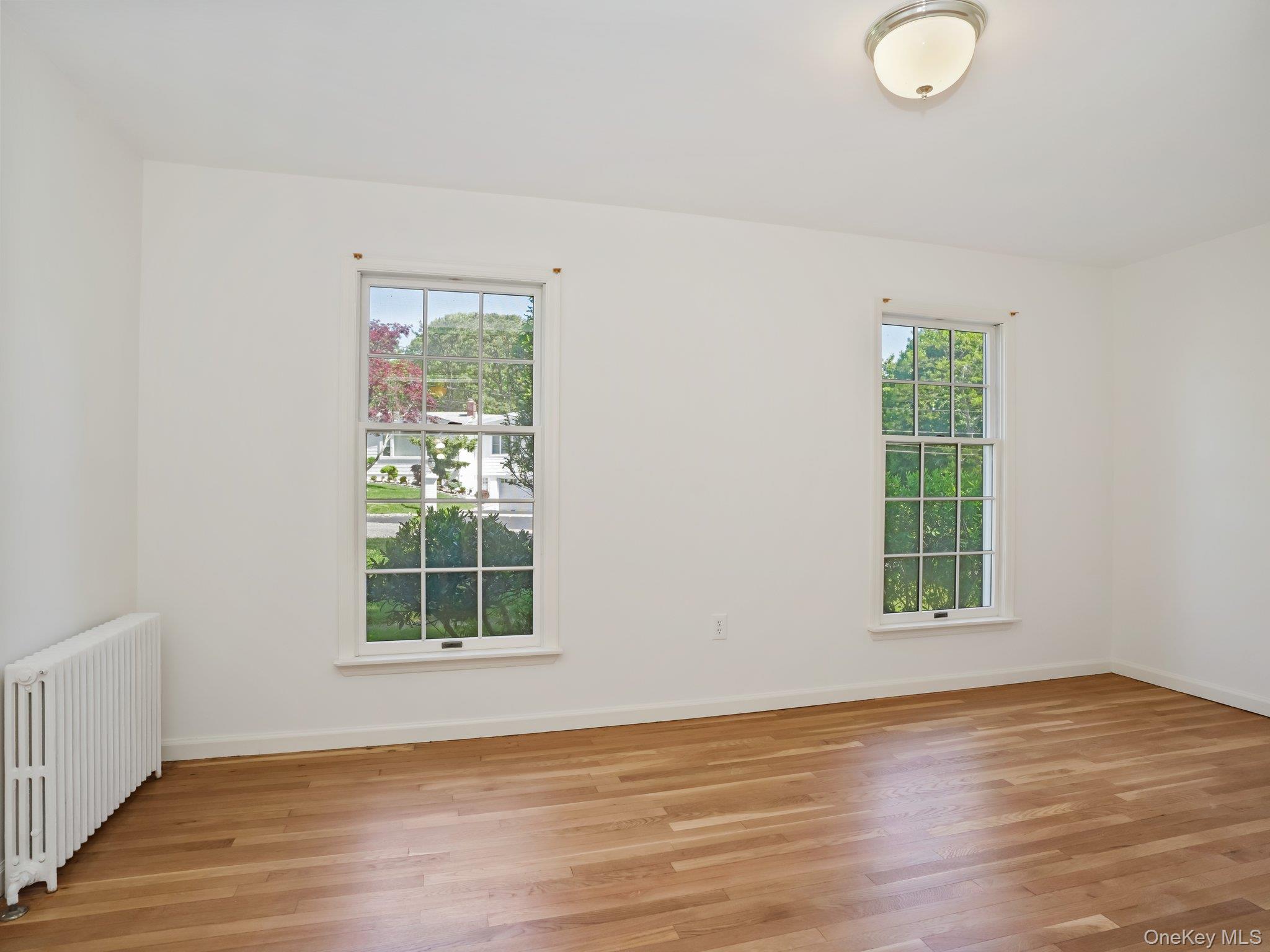 6 Huckleberry Lane E, Hampton Bays, NY 11946