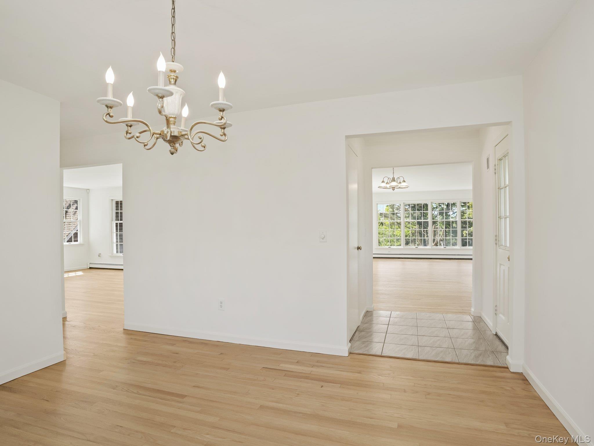 6 Huckleberry Lane E, Hampton Bays, NY 11946