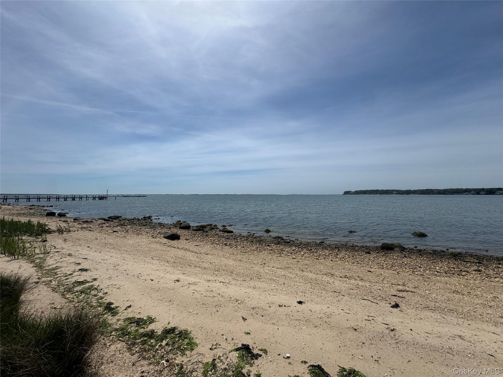 6 Huckleberry Lane E, Hampton Bays, NY 11946