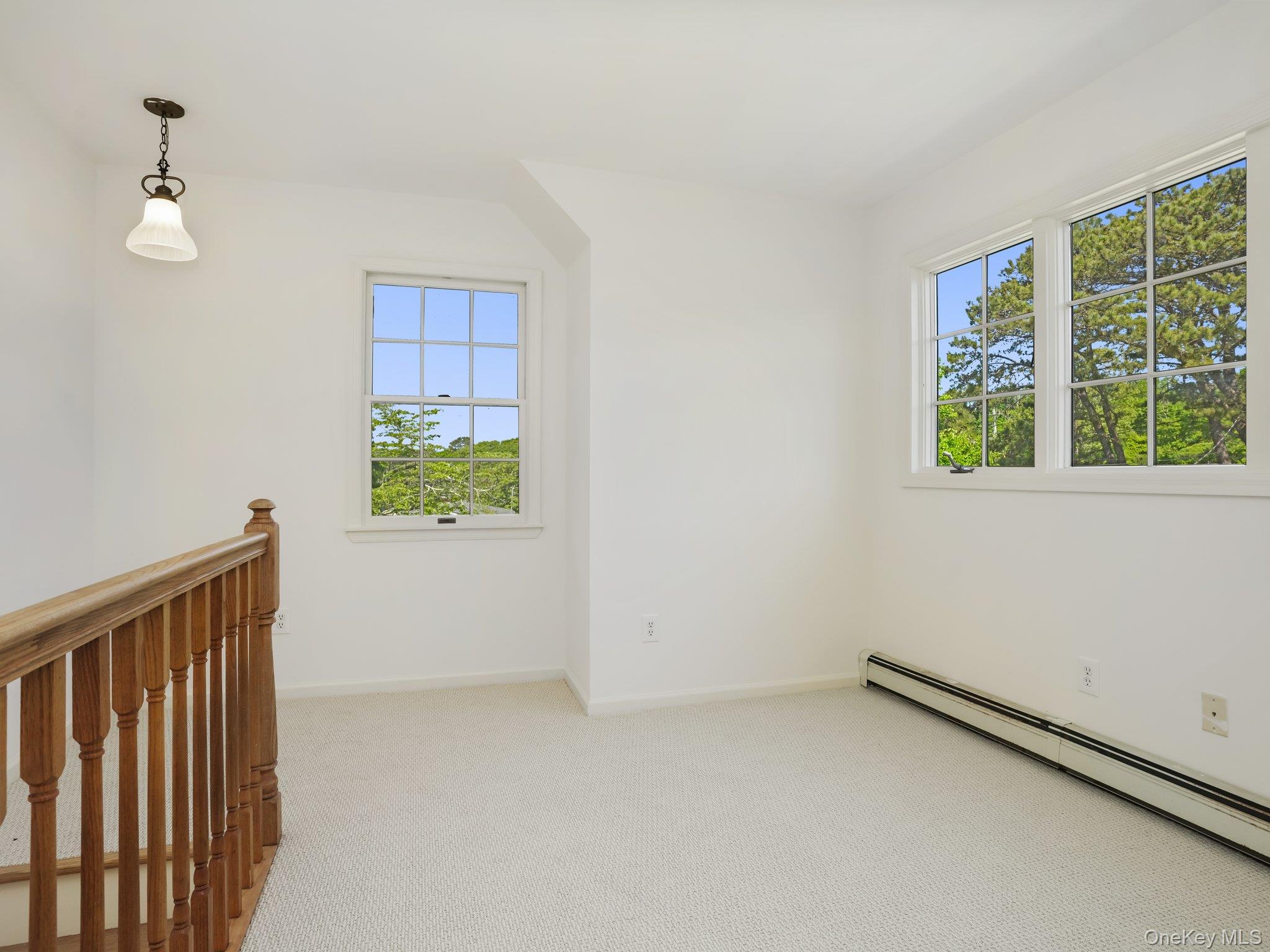 6 Huckleberry Lane E, Hampton Bays, NY 11946