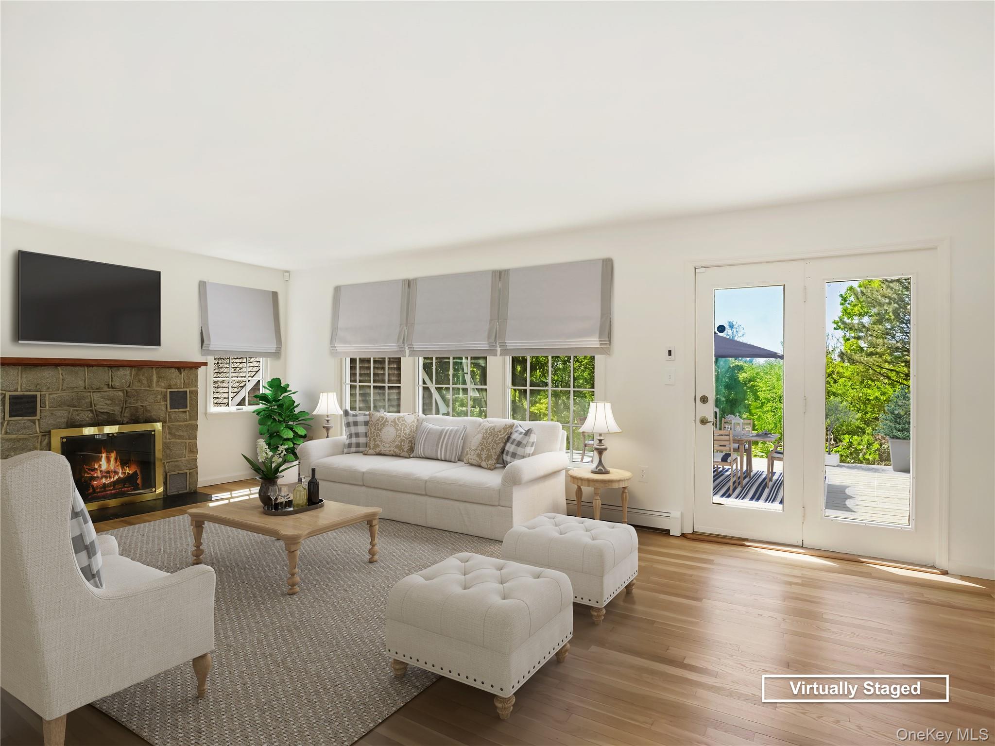 6 Huckleberry Lane E, Hampton Bays, NY 11946