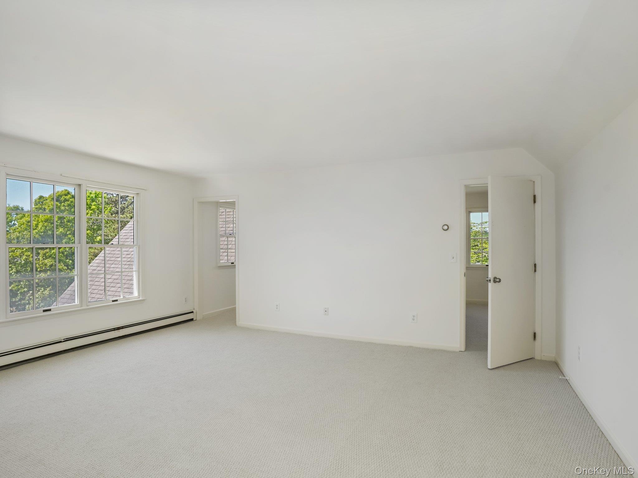 6 Huckleberry Lane E, Hampton Bays, NY 11946